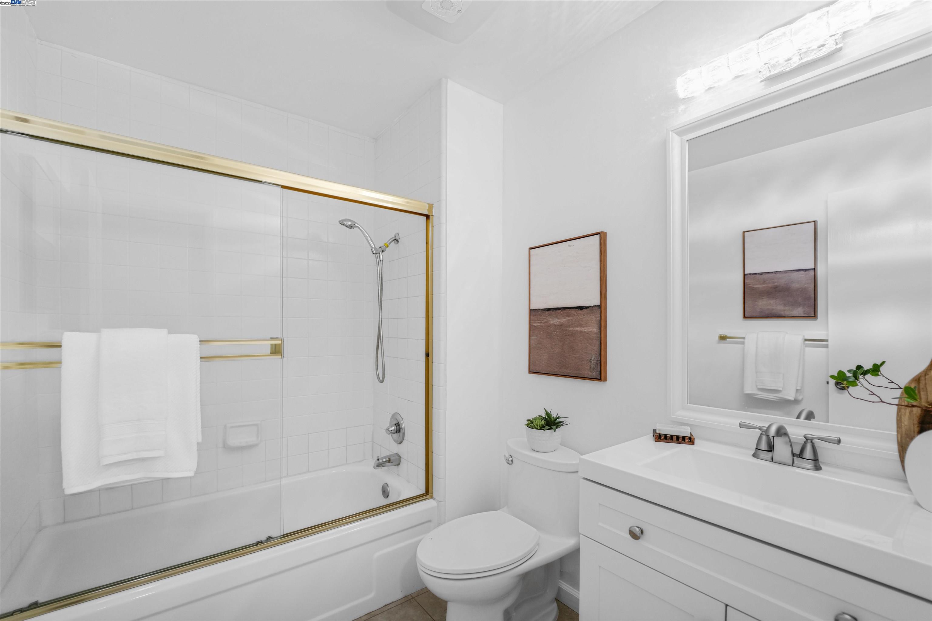 Detail Gallery Image 27 of 60 For 505 Cypress Point Dr #140,  Mountain View,  CA 94043 - 2 Beds | 1 Baths