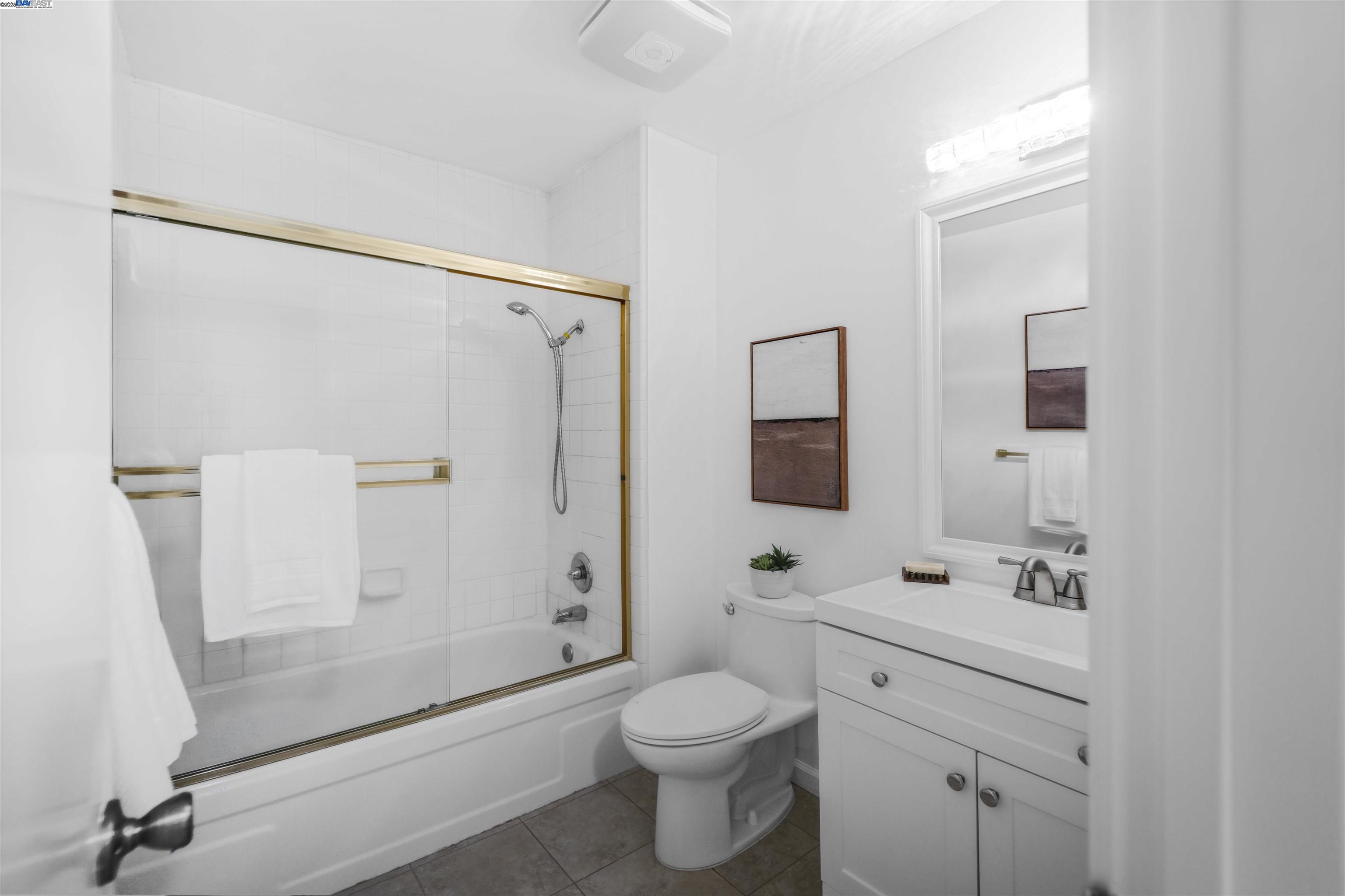 Detail Gallery Image 28 of 60 For 505 Cypress Point Dr #140,  Mountain View,  CA 94043 - 2 Beds | 1 Baths