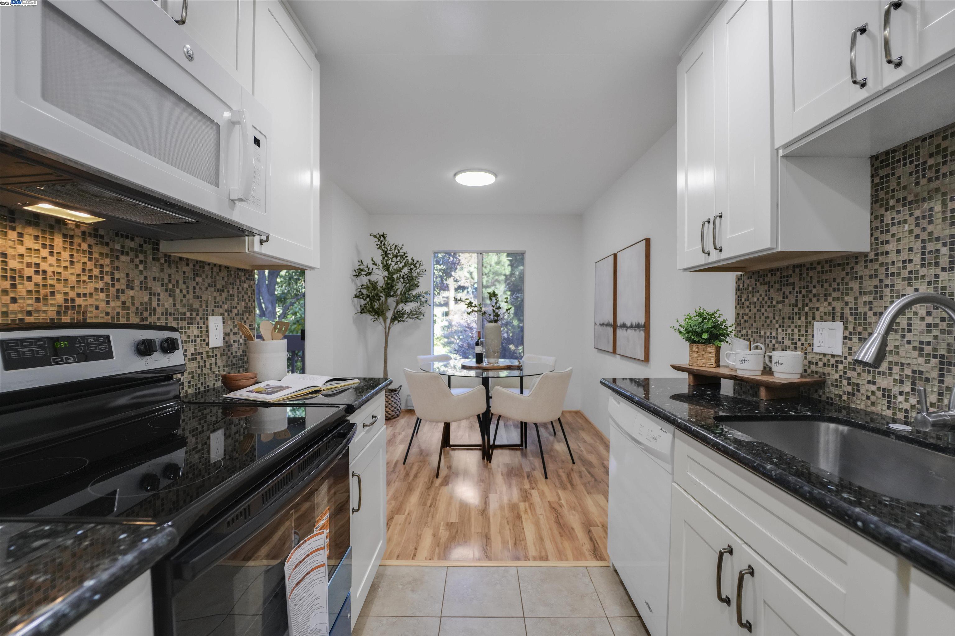 Detail Gallery Image 38 of 60 For 505 Cypress Point Dr #140,  Mountain View,  CA 94043 - 2 Beds | 1 Baths