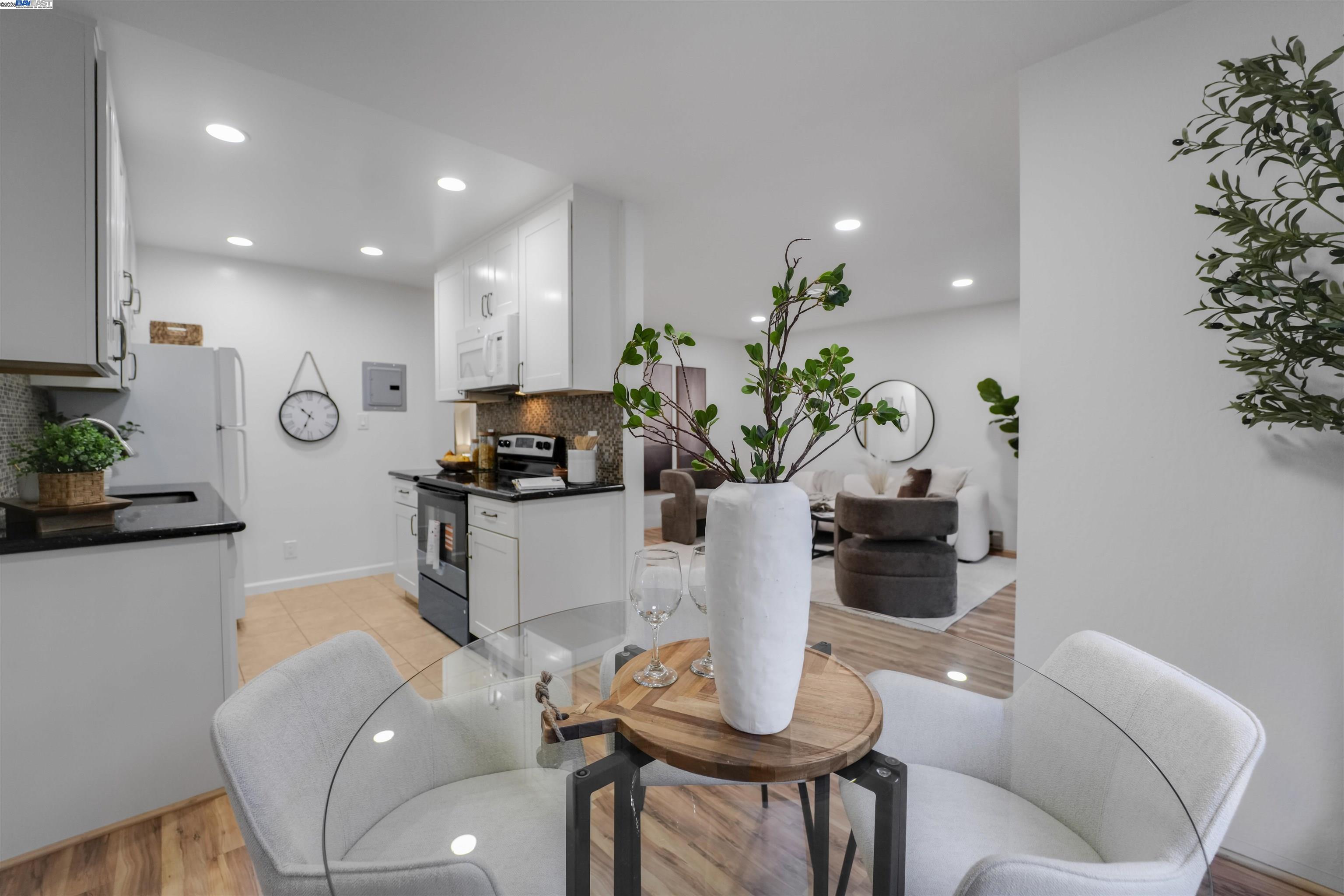 Detail Gallery Image 44 of 60 For 505 Cypress Point Dr #140,  Mountain View,  CA 94043 - 2 Beds | 1 Baths