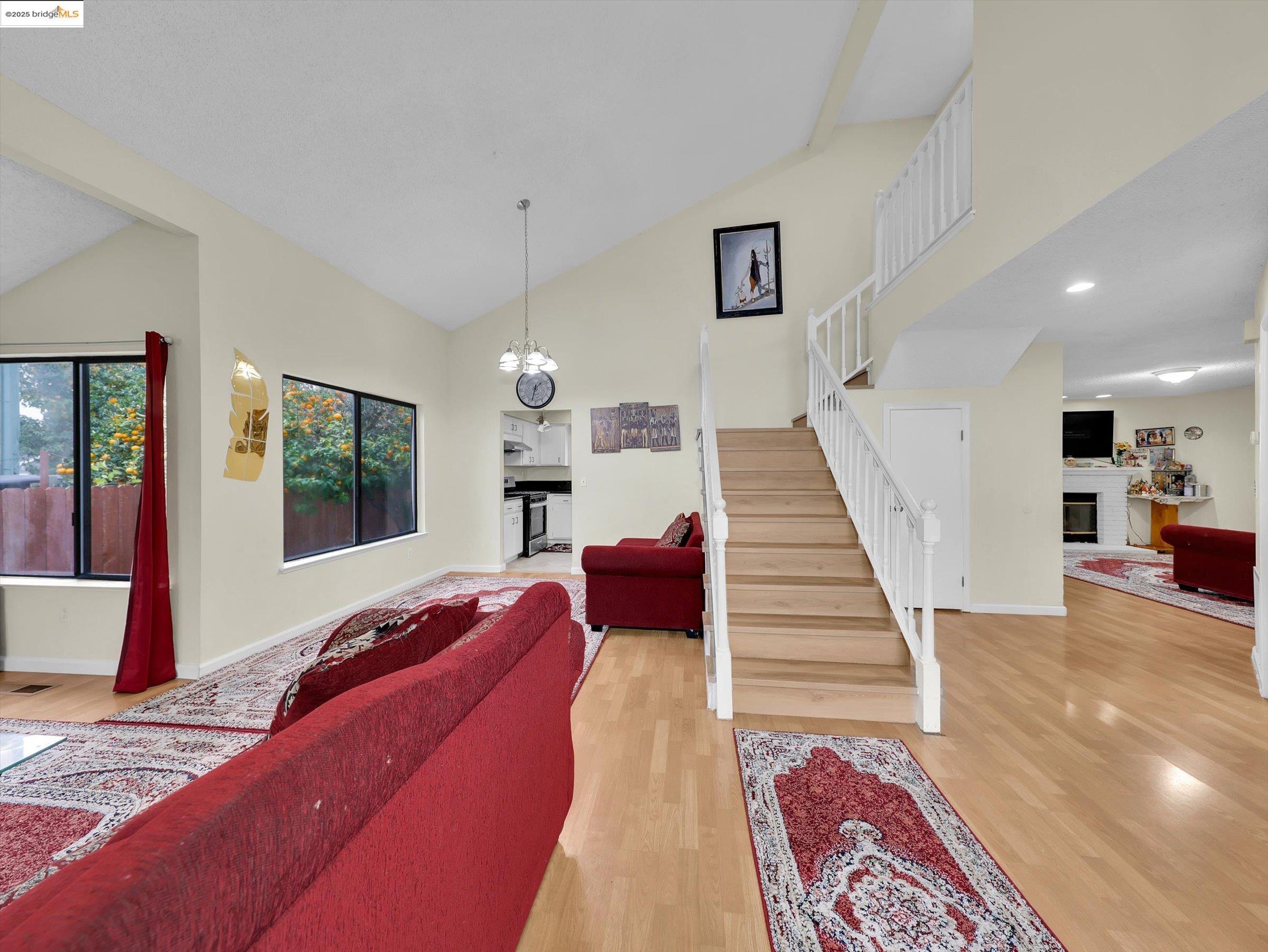 Detail Gallery Image 5 of 29 For 425 Sandy Hill Ct, Antioch,  CA 94509 - 4 Beds | 2/1 Baths