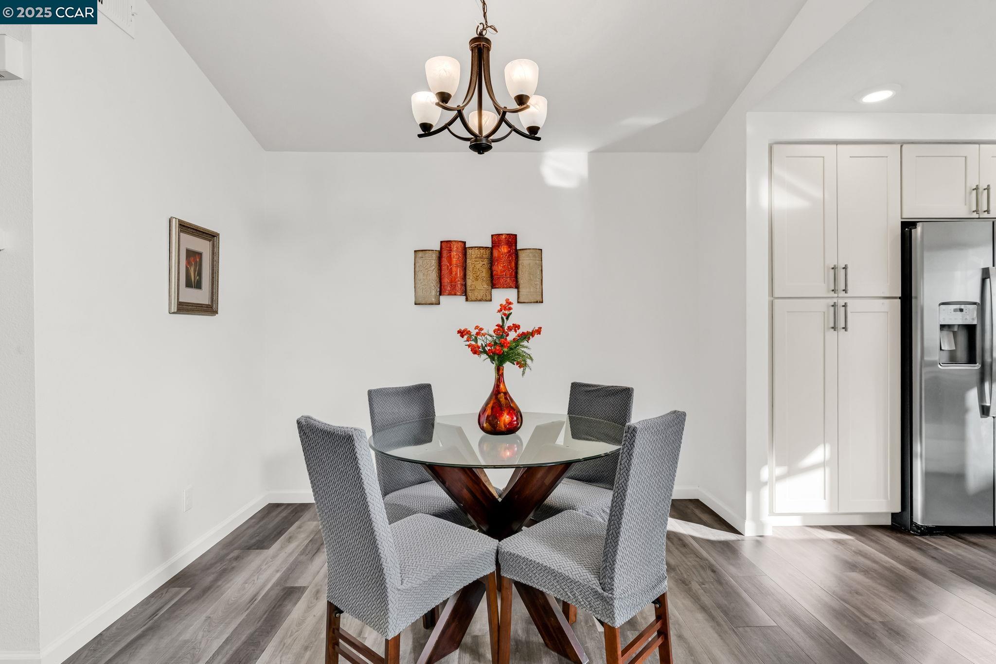 Detail Gallery Image 10 of 52 For 253 Florence Ct, Hercules,  CA 94547 - 2 Beds | 2 Baths