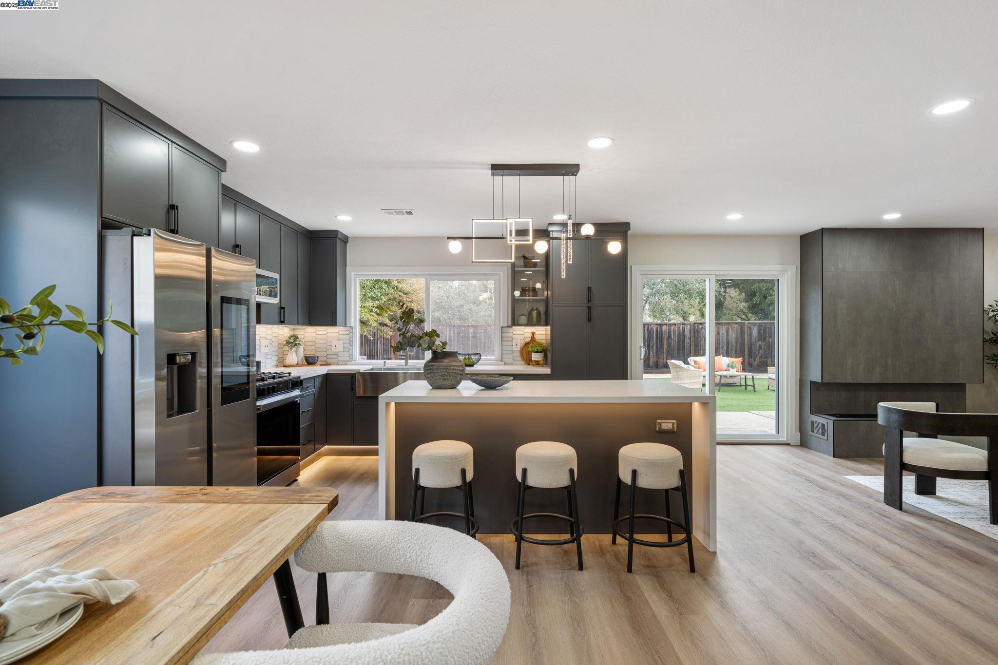 Detail Gallery Image 12 of 39 For 31314 San Andreas Dr, Union City,  CA 94587 - 3 Beds | 2 Baths