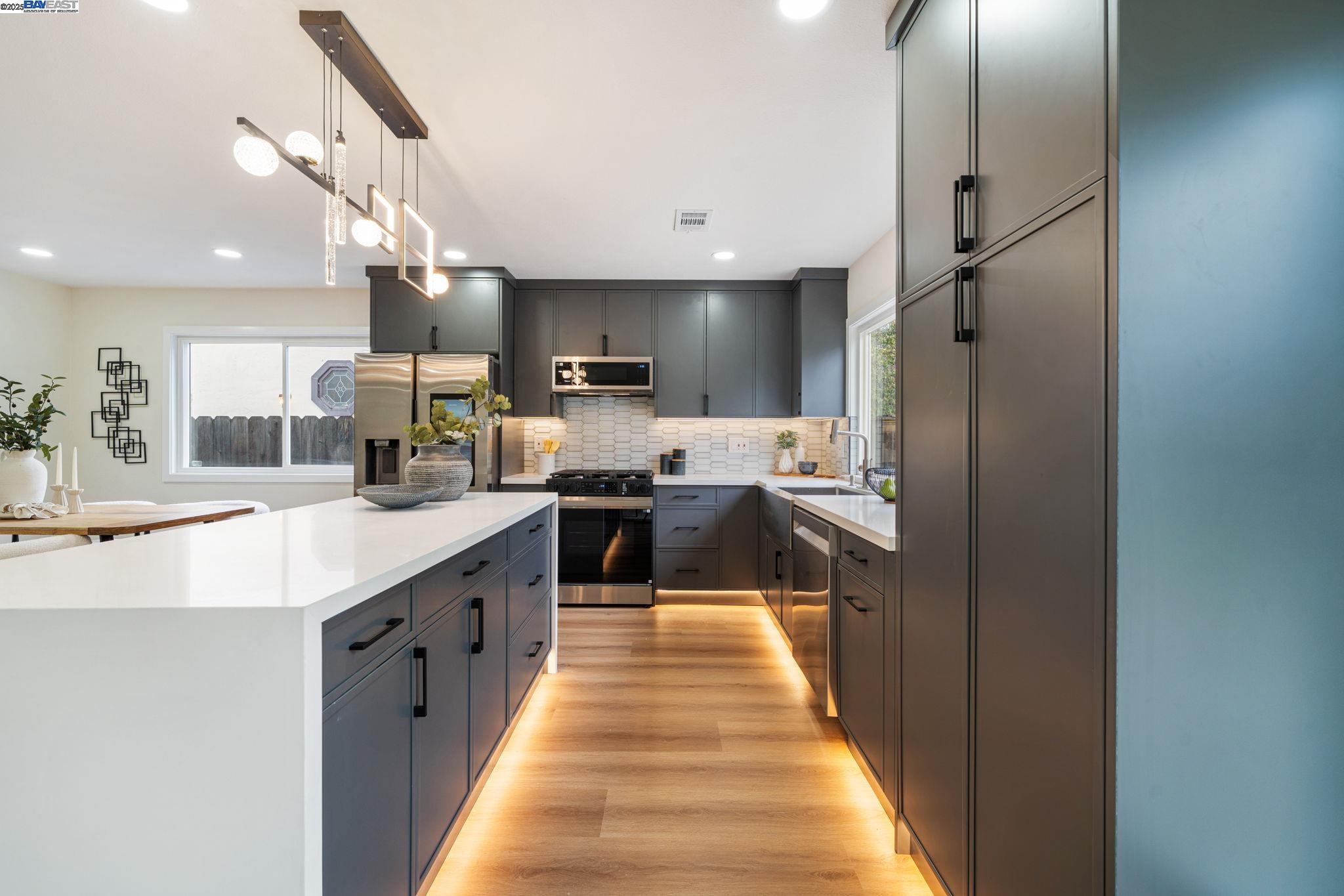 Detail Gallery Image 13 of 39 For 31314 San Andreas Dr, Union City,  CA 94587 - 3 Beds | 2 Baths