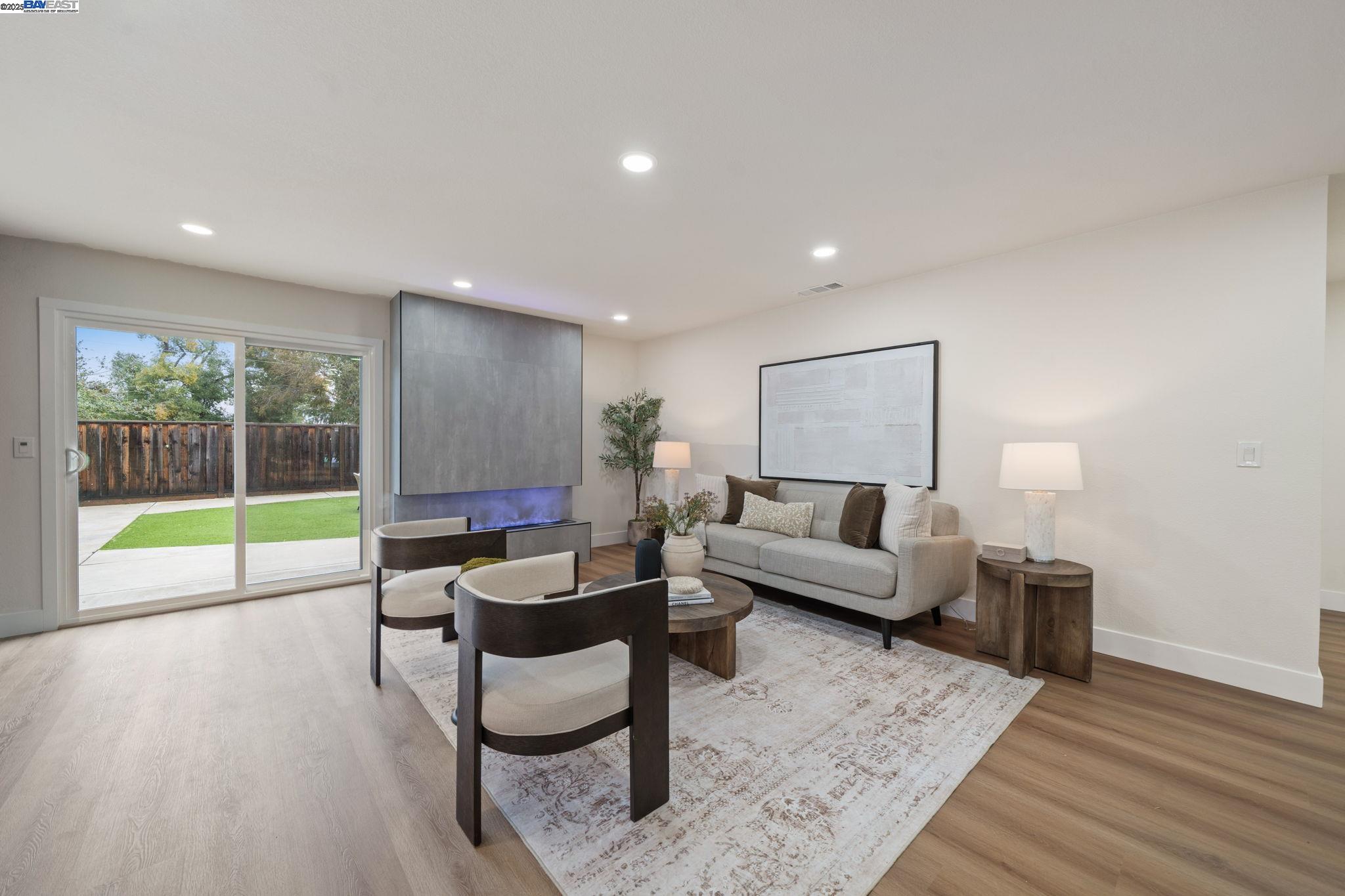 Detail Gallery Image 3 of 39 For 31314 San Andreas Dr, Union City,  CA 94587 - 3 Beds | 2 Baths