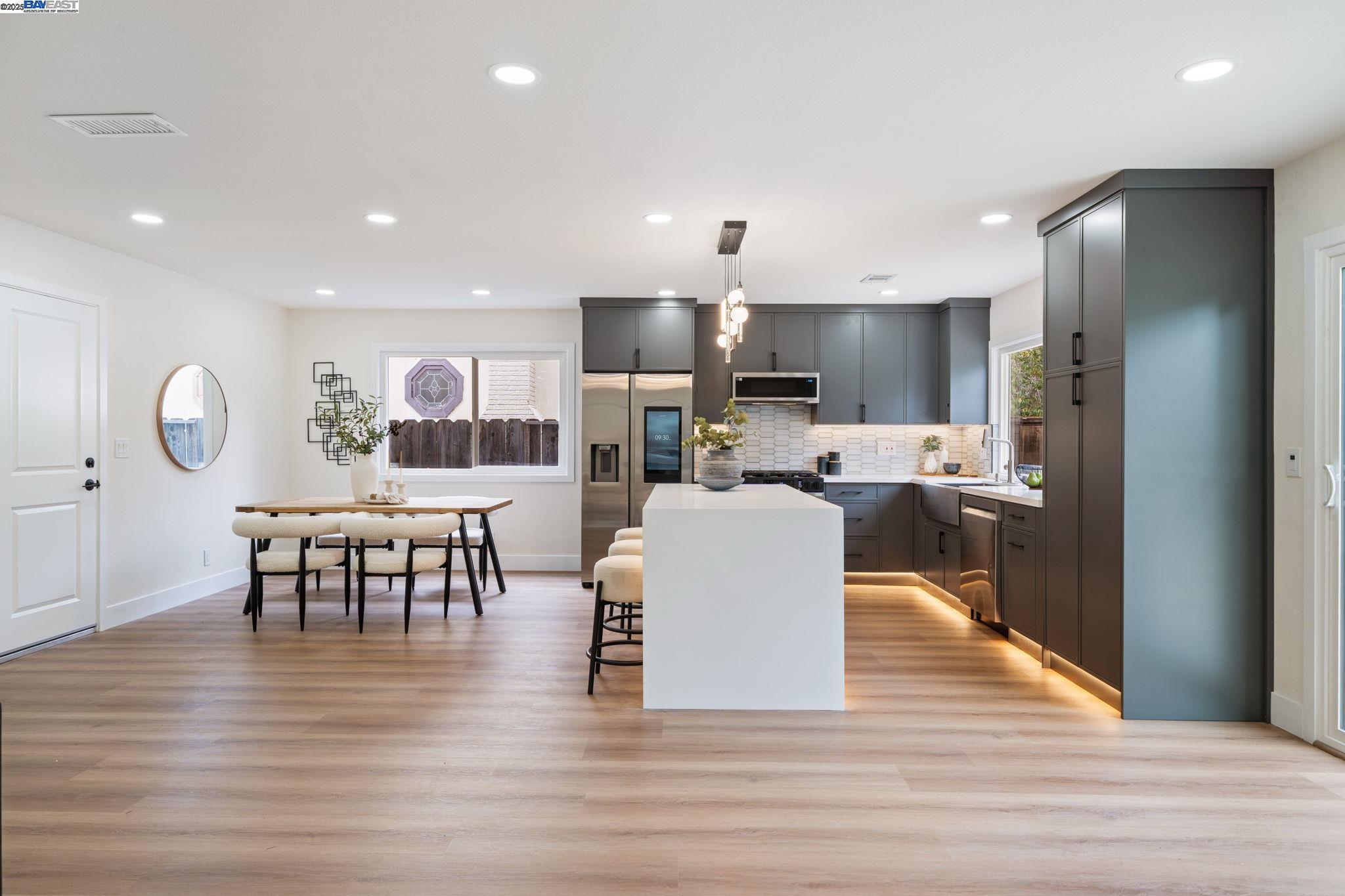 Detail Gallery Image 8 of 39 For 31314 San Andreas Dr, Union City,  CA 94587 - 3 Beds | 2 Baths