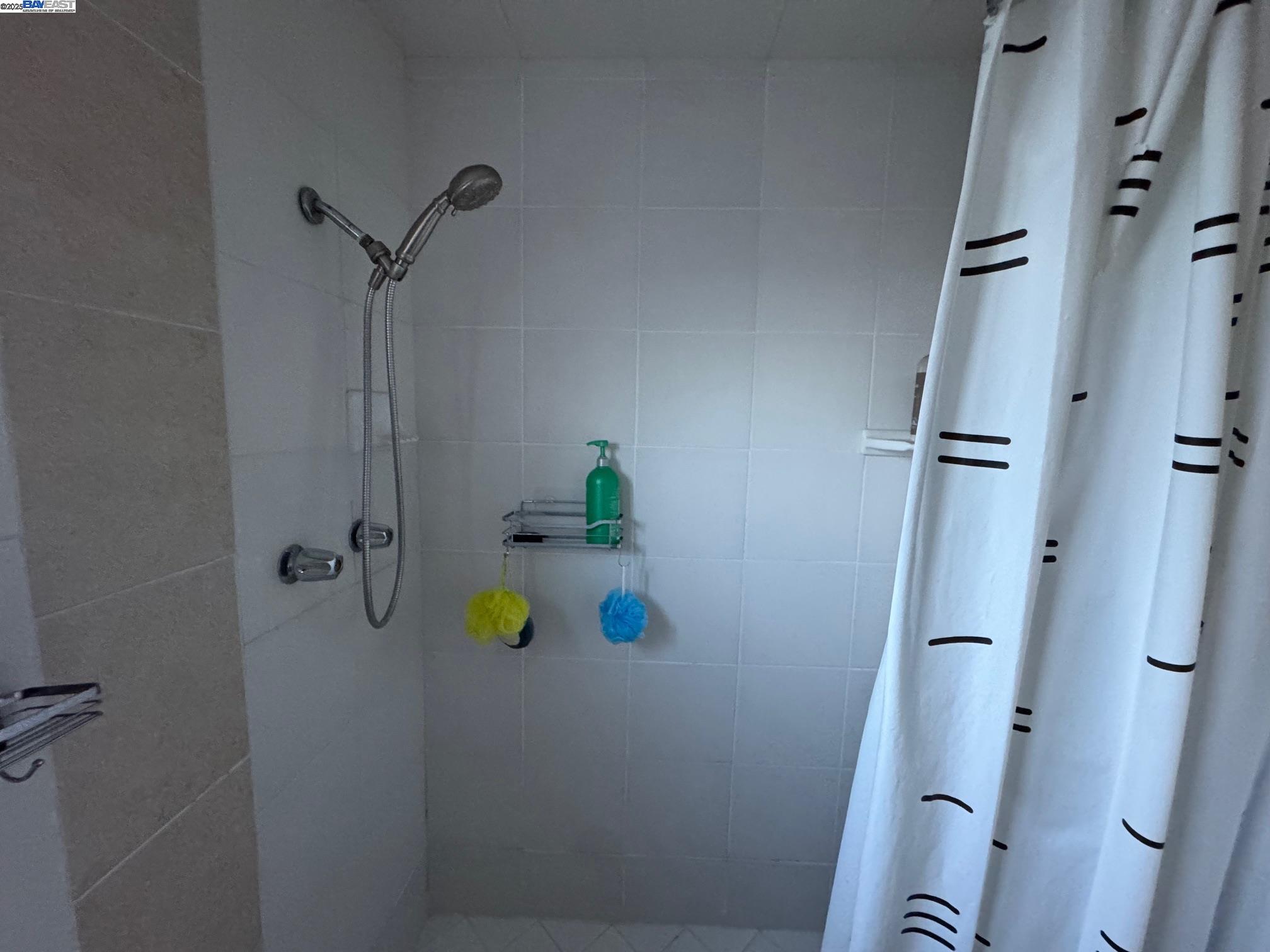 Detail Gallery Image 10 of 17 For 7608 Canterbury Ln, Dublin,  CA 94568 - 3 Beds | 2 Baths