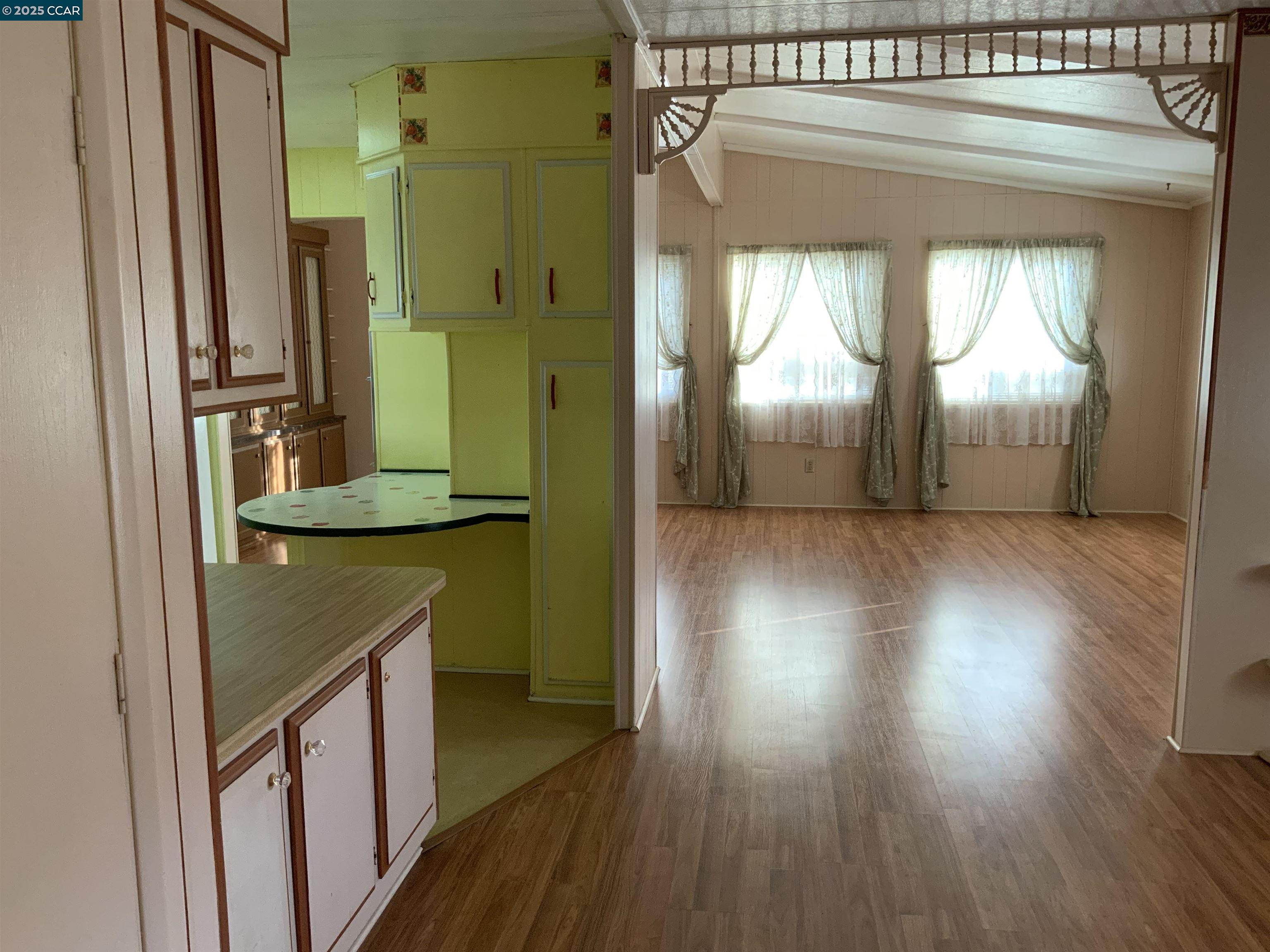 Detail Gallery Image 12 of 29 For 202 Queens Way, Pittsburg,  CA 94565-0000 - 2 Beds | 2 Baths