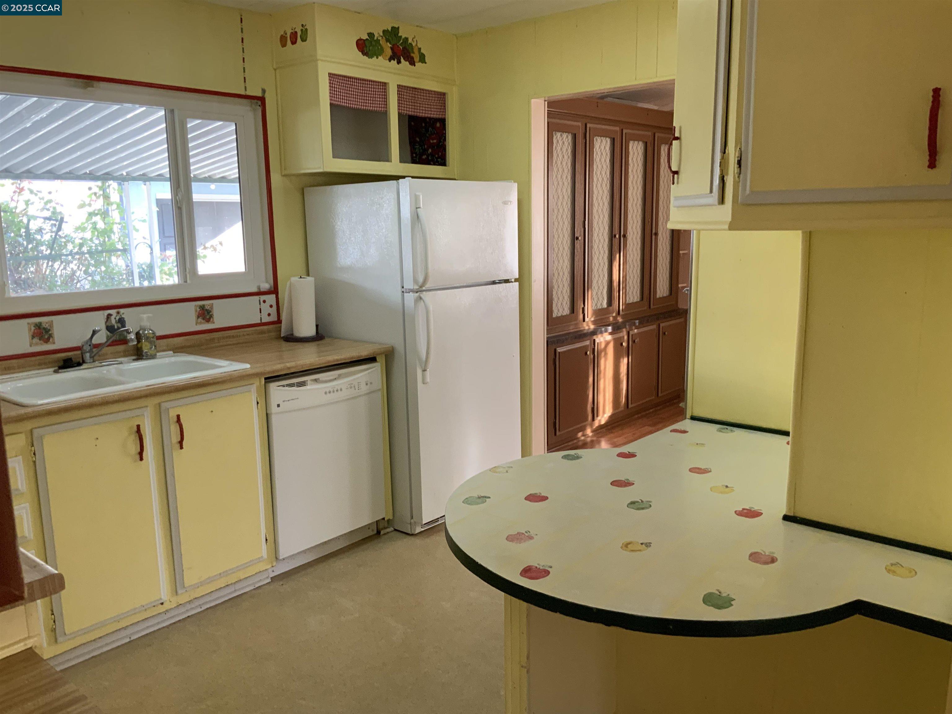 Detail Gallery Image 15 of 29 For 202 Queens Way, Pittsburg,  CA 94565-0000 - 2 Beds | 2 Baths