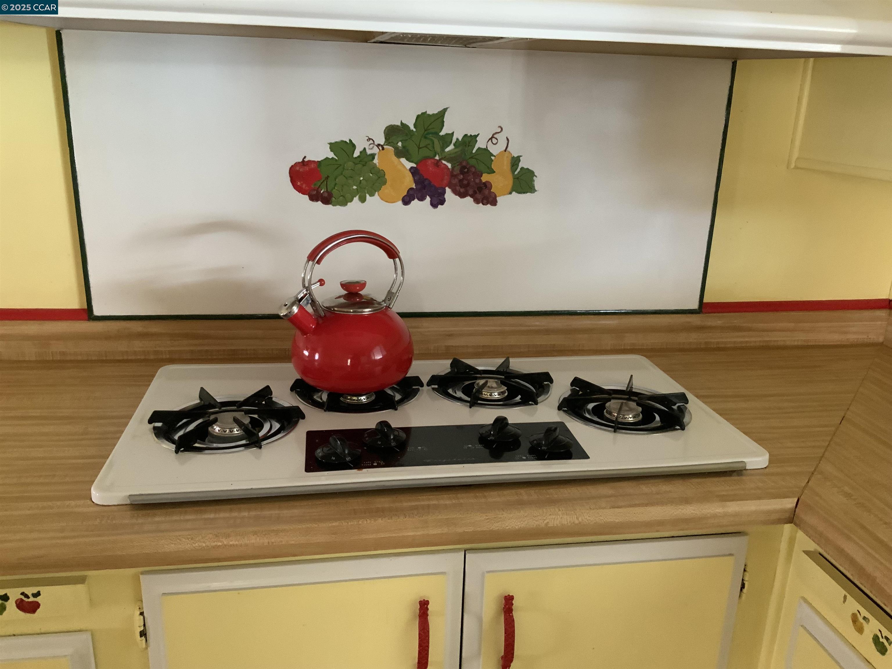 Detail Gallery Image 16 of 29 For 202 Queens Way, Pittsburg,  CA 94565-0000 - 2 Beds | 2 Baths