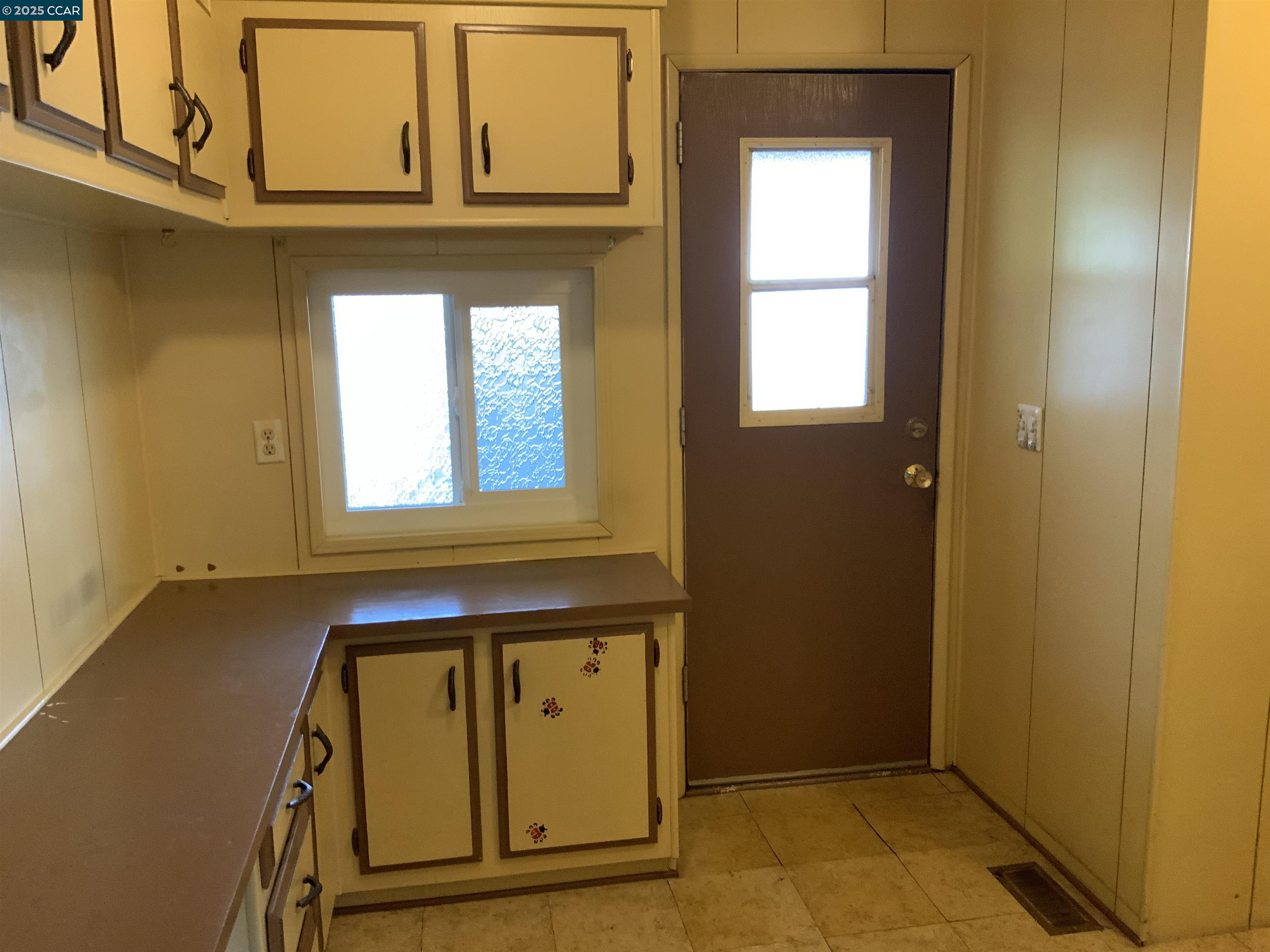 Detail Gallery Image 25 of 29 For 202 Queens Way, Pittsburg,  CA 94565-0000 - 2 Beds | 2 Baths