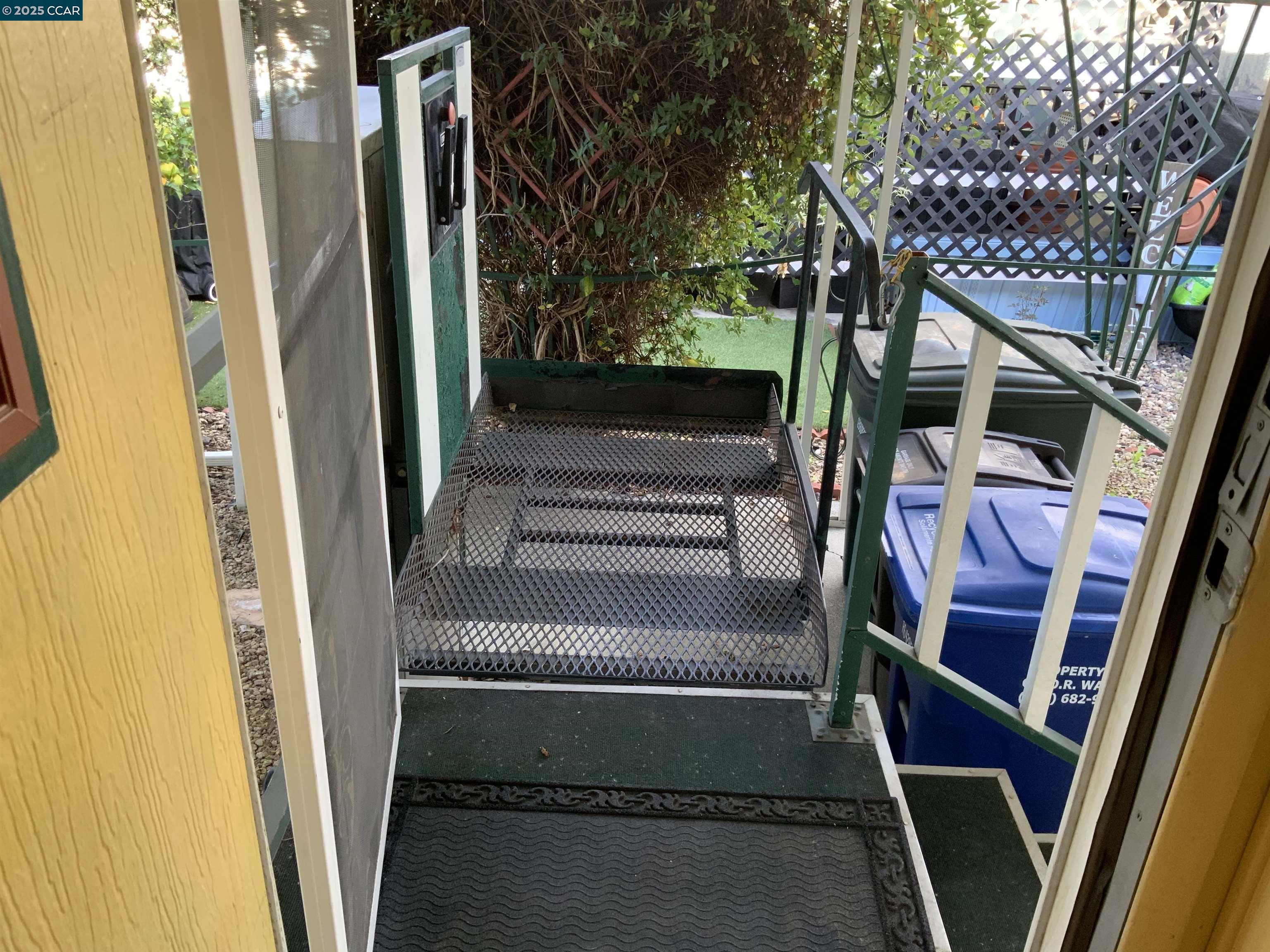 Detail Gallery Image 28 of 29 For 202 Queens Way, Pittsburg,  CA 94565-0000 - 2 Beds | 2 Baths