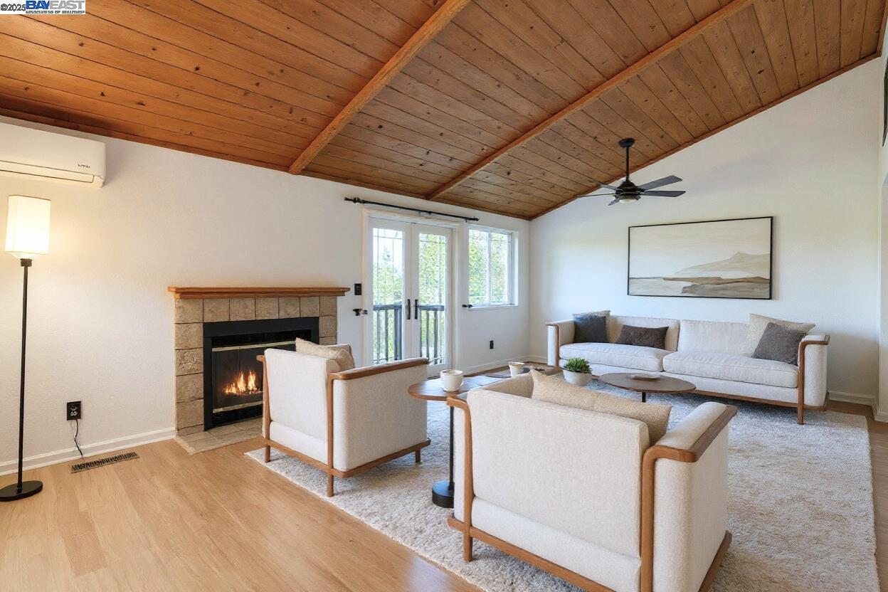 Detail Gallery Image 16 of 48 For 1820 Dalessi Ln, Pinole,  CA 94564 - 2 Beds | 2/1 Baths