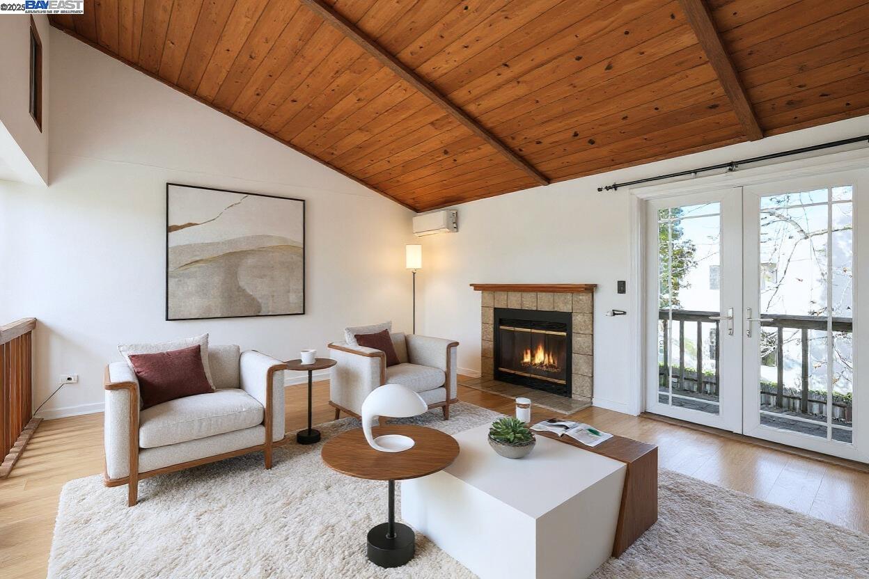 Detail Gallery Image 18 of 48 For 1820 Dalessi Ln, Pinole,  CA 94564 - 2 Beds | 2/1 Baths