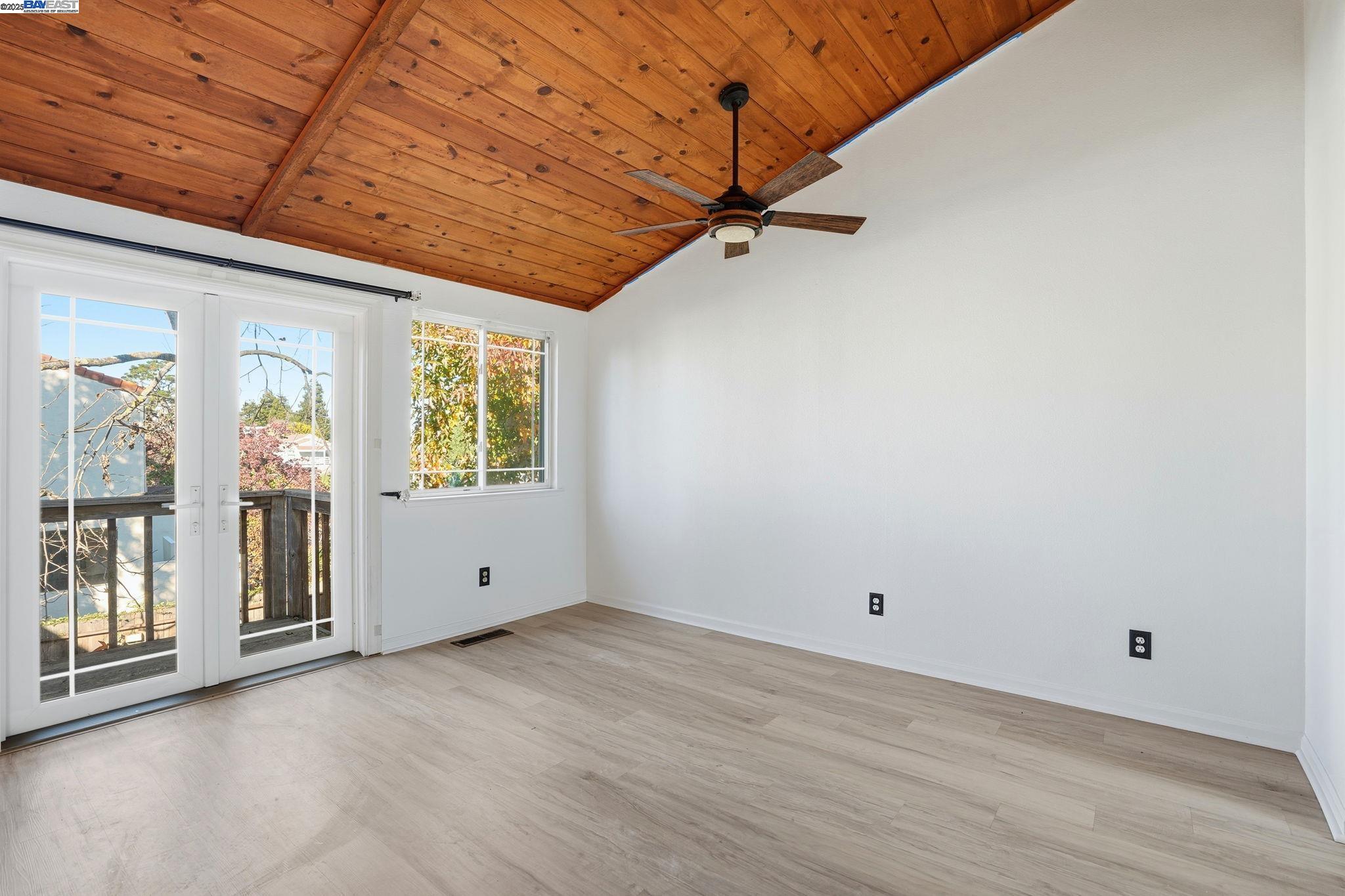 Detail Gallery Image 21 of 48 For 1820 Dalessi Ln, Pinole,  CA 94564 - 2 Beds | 2/1 Baths