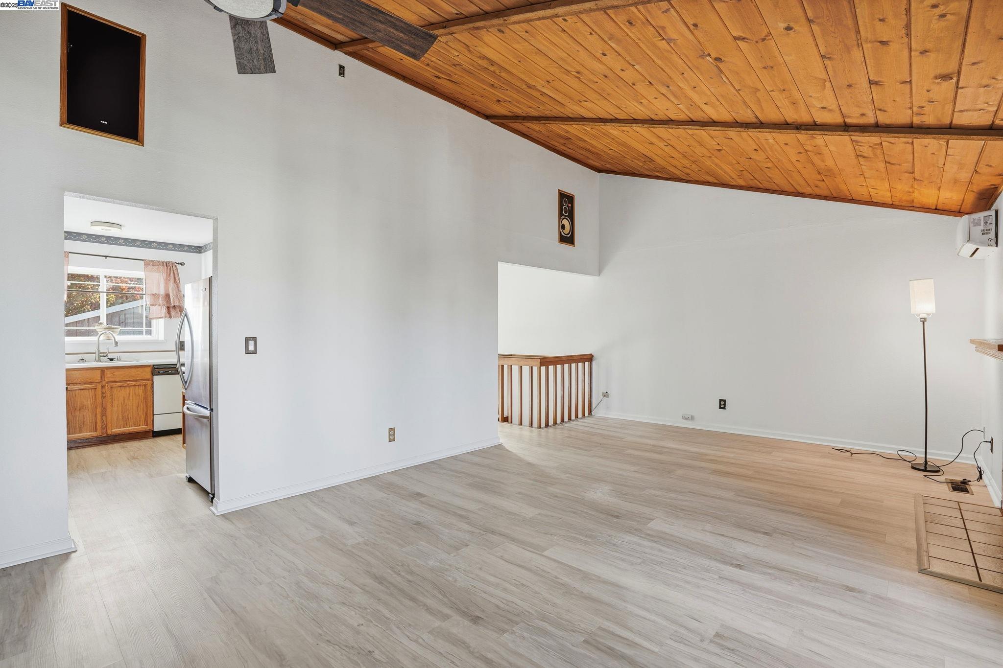 Detail Gallery Image 25 of 48 For 1820 Dalessi Ln, Pinole,  CA 94564 - 2 Beds | 2/1 Baths