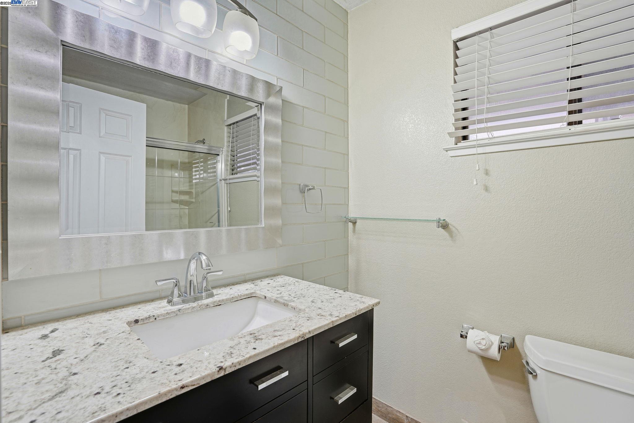 Detail Gallery Image 35 of 48 For 1820 Dalessi Ln, Pinole,  CA 94564 - 2 Beds | 2/1 Baths