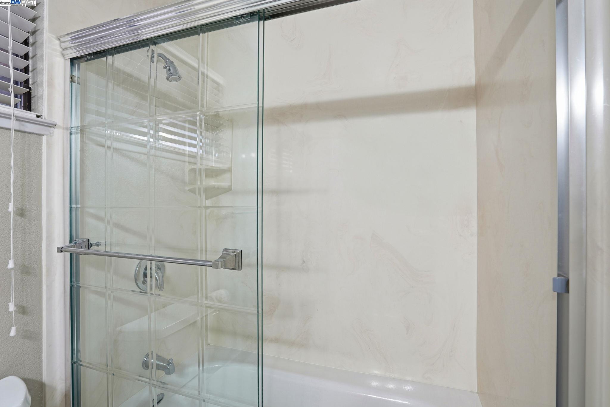 Detail Gallery Image 36 of 48 For 1820 Dalessi Ln, Pinole,  CA 94564 - 2 Beds | 2/1 Baths