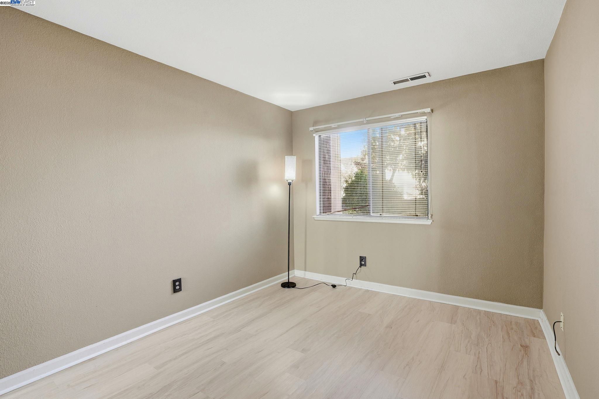 Detail Gallery Image 40 of 48 For 1820 Dalessi Ln, Pinole,  CA 94564 - 2 Beds | 2/1 Baths