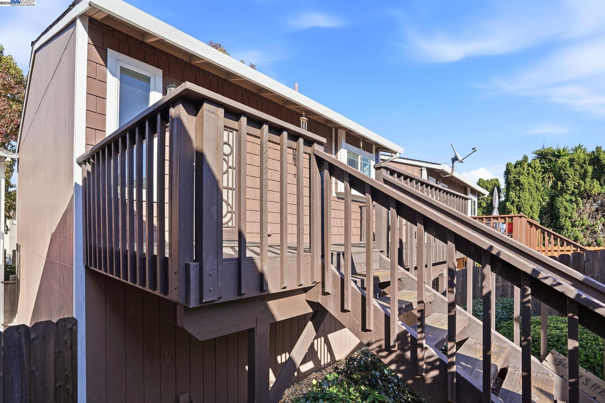 Detail Gallery Image 5 of 48 For 1820 Dalessi Ln, Pinole,  CA 94564 - 2 Beds | 2/1 Baths