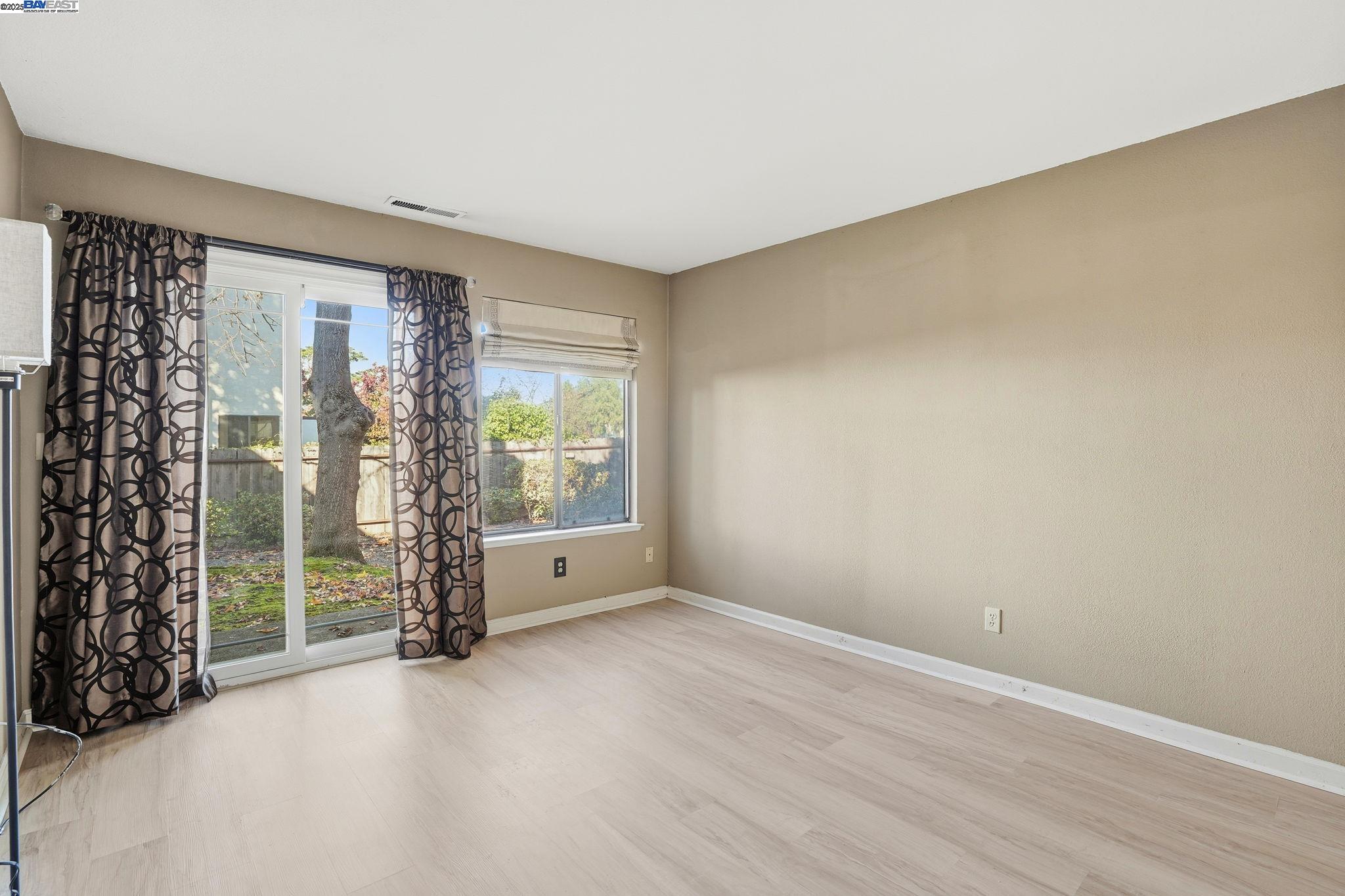 Detail Gallery Image 44 of 48 For 1820 Dalessi Ln, Pinole,  CA 94564 - 2 Beds | 2/1 Baths