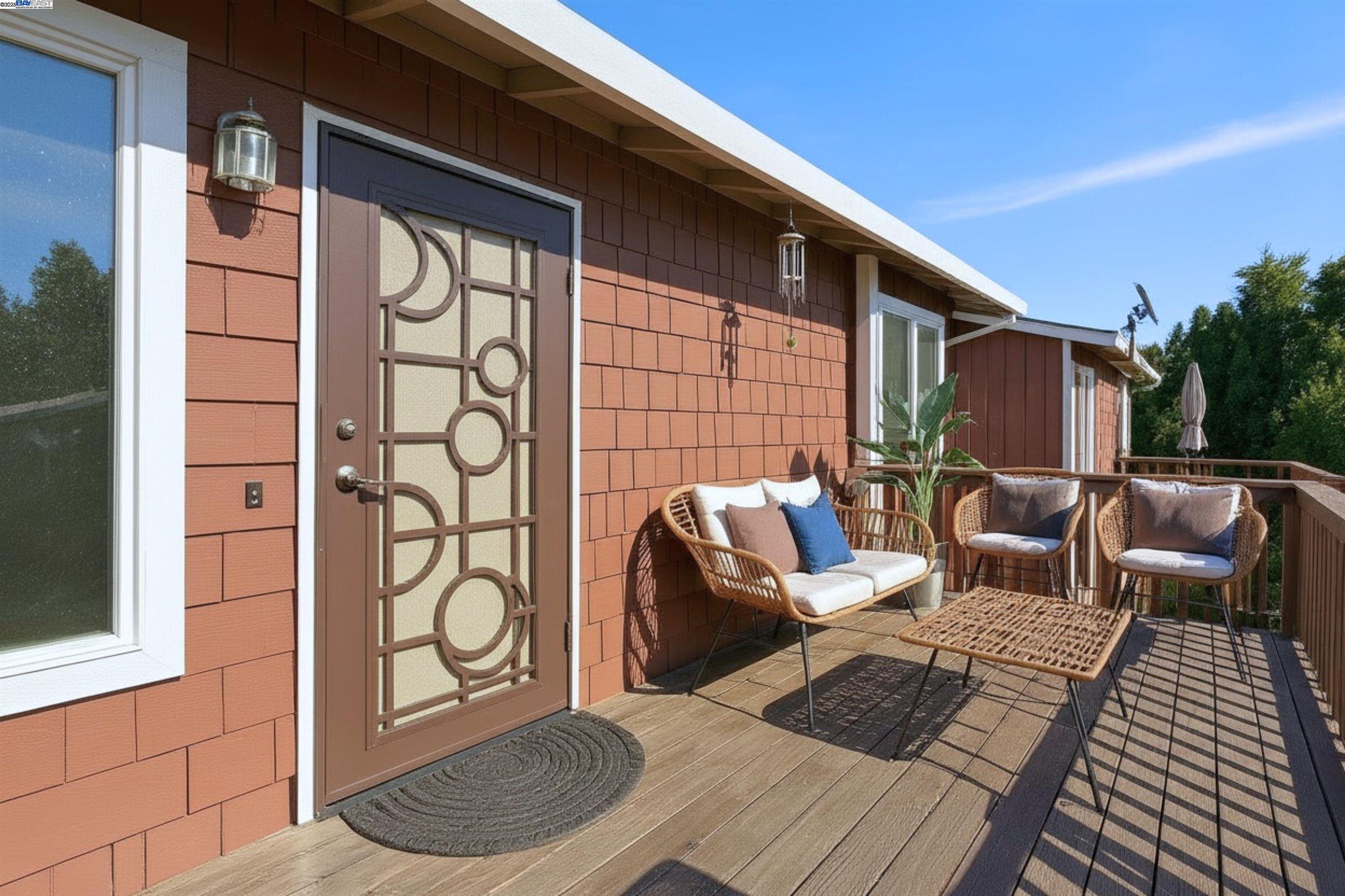 Detail Gallery Image 9 of 48 For 1820 Dalessi Ln, Pinole,  CA 94564 - 2 Beds | 2/1 Baths