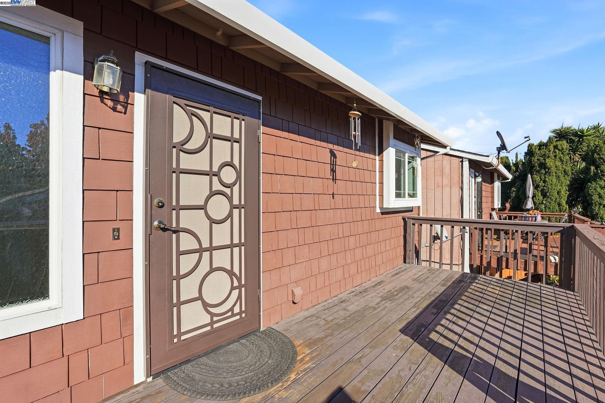 Detail Gallery Image 10 of 48 For 1820 Dalessi Ln, Pinole,  CA 94564 - 2 Beds | 2/1 Baths
