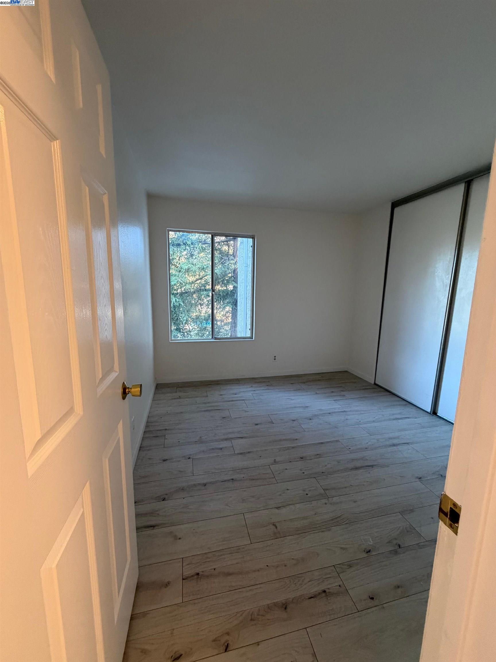 Detail Gallery Image 5 of 9 For 5425 Concord Blvd #G8,  Concord,  CA 94521 - 2 Beds | 1 Baths