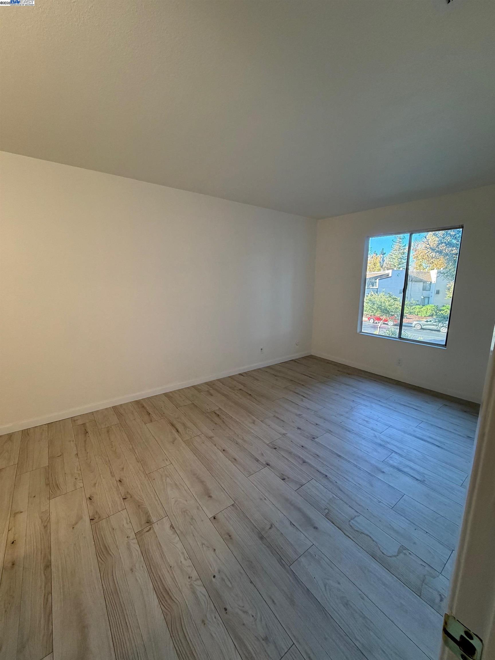 Detail Gallery Image 6 of 9 For 5425 Concord Blvd #G8,  Concord,  CA 94521 - 2 Beds | 1 Baths