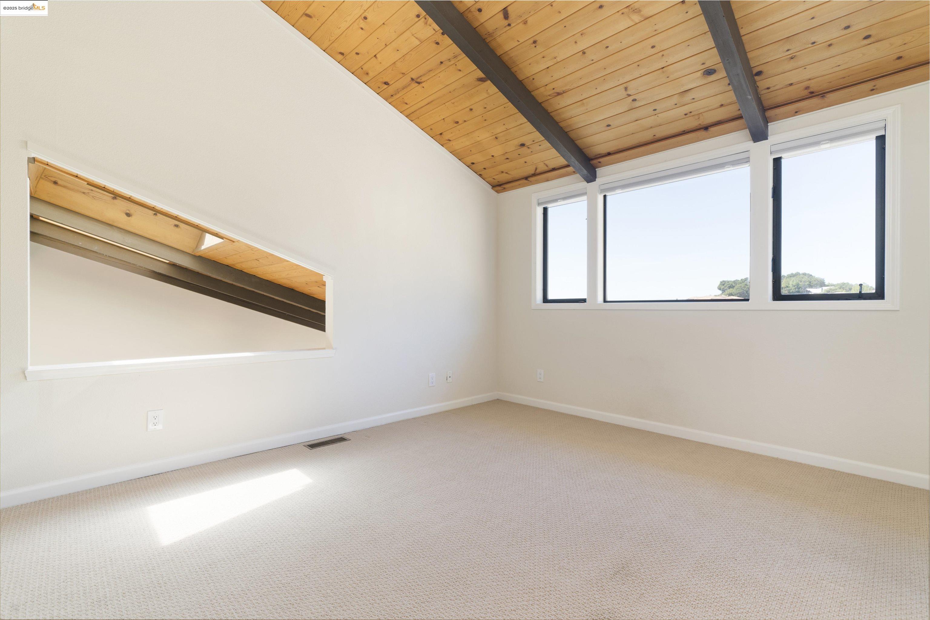 Detail Gallery Image 18 of 54 For 1881 Grand View Drive, Oakland,  CA 94618 - 2 Beds | 2/1 Baths