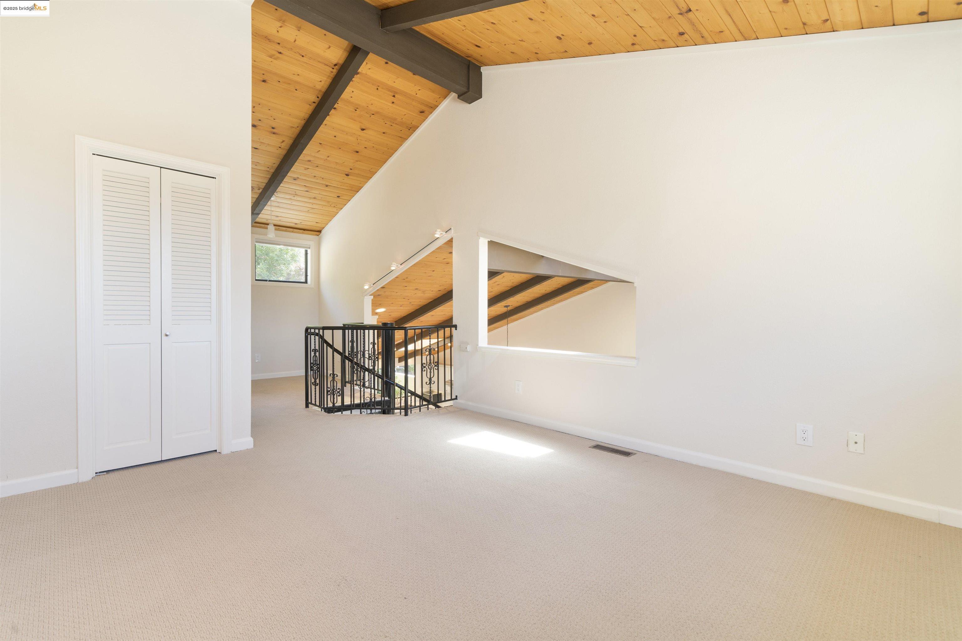 Detail Gallery Image 19 of 54 For 1881 Grand View Drive, Oakland,  CA 94618 - 2 Beds | 2/1 Baths
