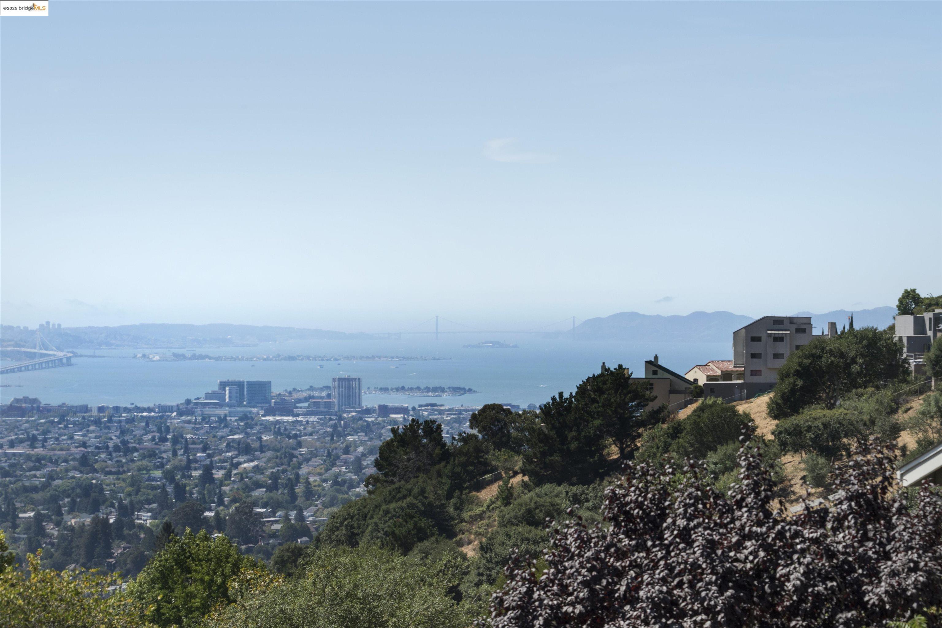 Detail Gallery Image 36 of 53 For 1881 Grand View Drive, Oakland,  CA 94618 - 2 Beds | 2/1 Baths