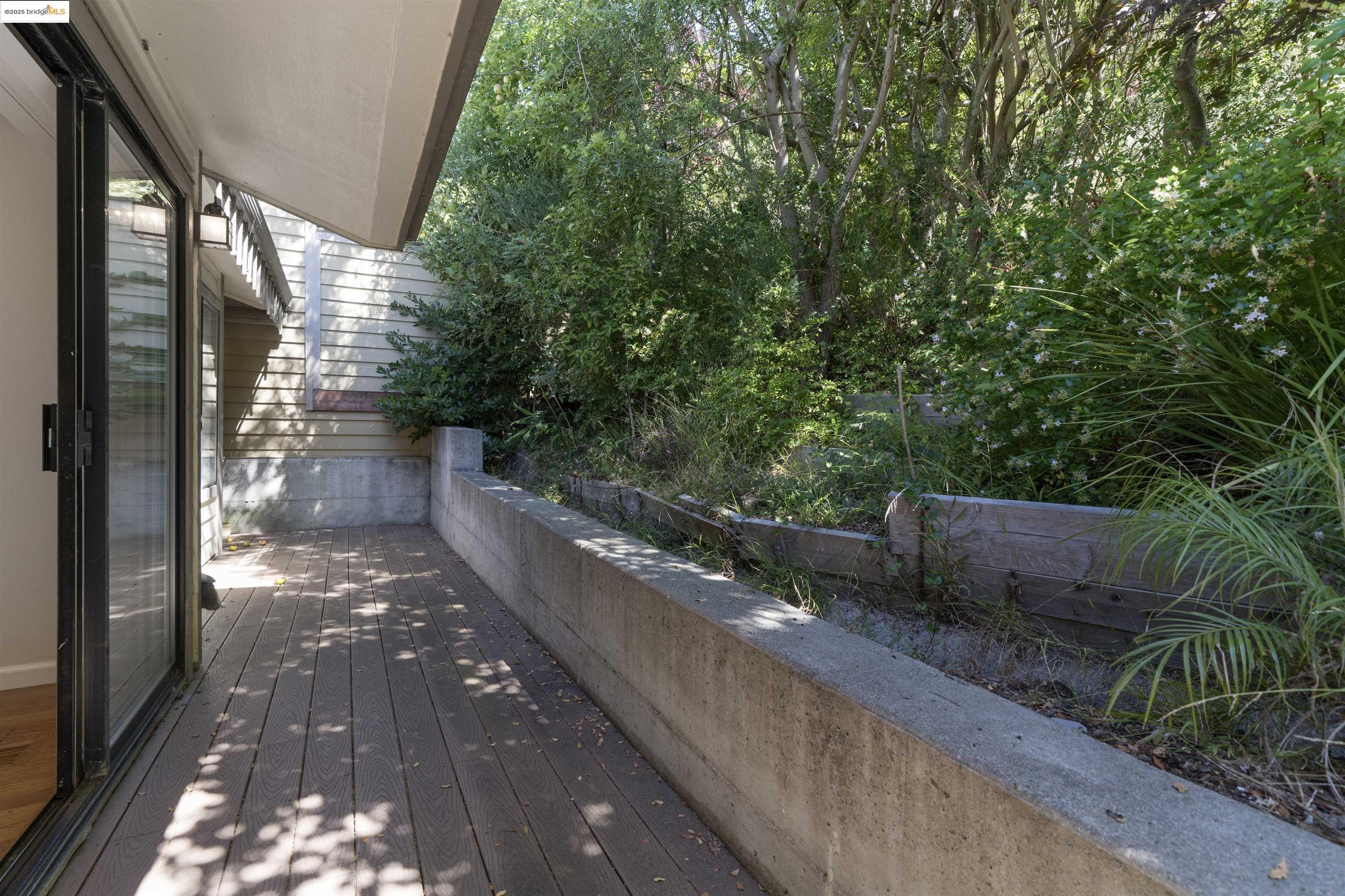 Detail Gallery Image 40 of 53 For 1881 Grand View Drive, Oakland,  CA 94618 - 2 Beds | 2/1 Baths