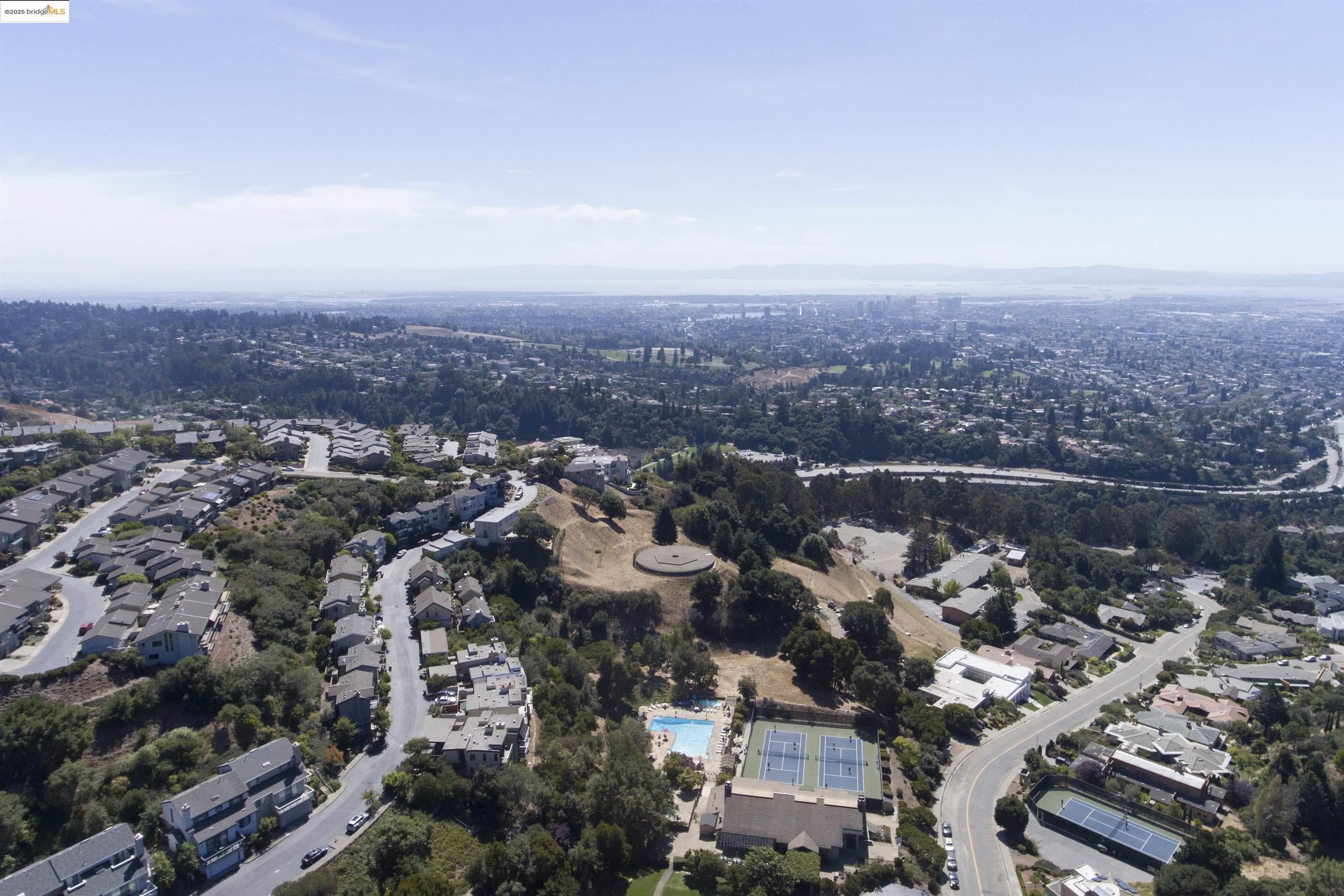 Detail Gallery Image 41 of 53 For 1881 Grand View Drive, Oakland,  CA 94618 - 2 Beds | 2/1 Baths