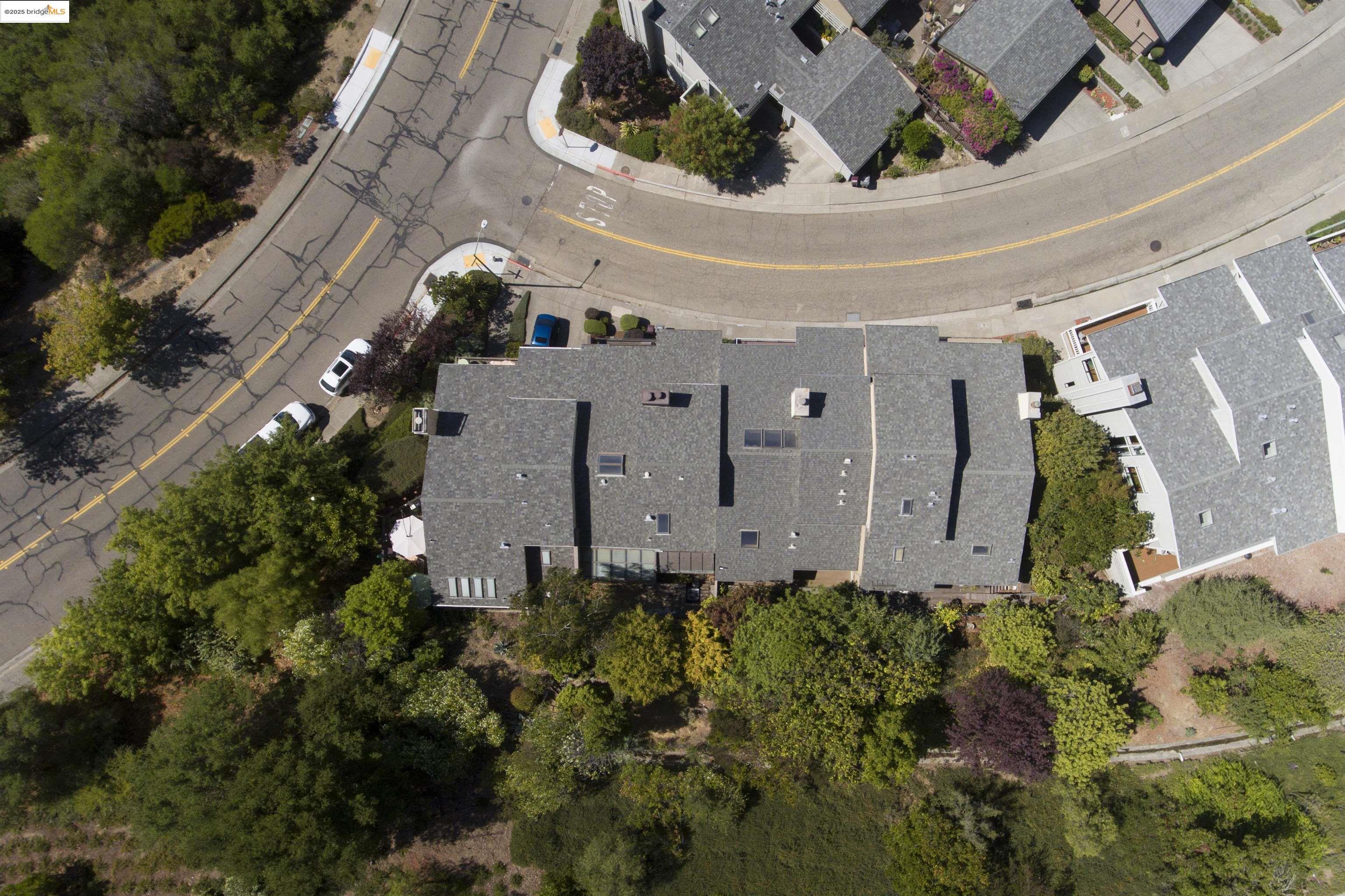 Detail Gallery Image 45 of 53 For 1881 Grand View Drive, Oakland,  CA 94618 - 2 Beds | 2/1 Baths