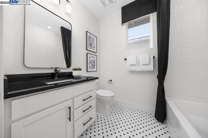 Detail Gallery Image 2 of 19 For 504 E Arabella Way, Mountain House,  CA 95391 - 5 Beds | 4 Baths