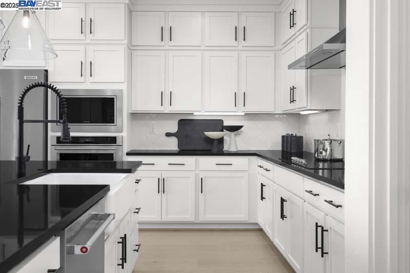 Detail Gallery Image 13 of 19 For 504 E Arabella Way, Mountain House,  CA 95391 - 5 Beds | 4 Baths