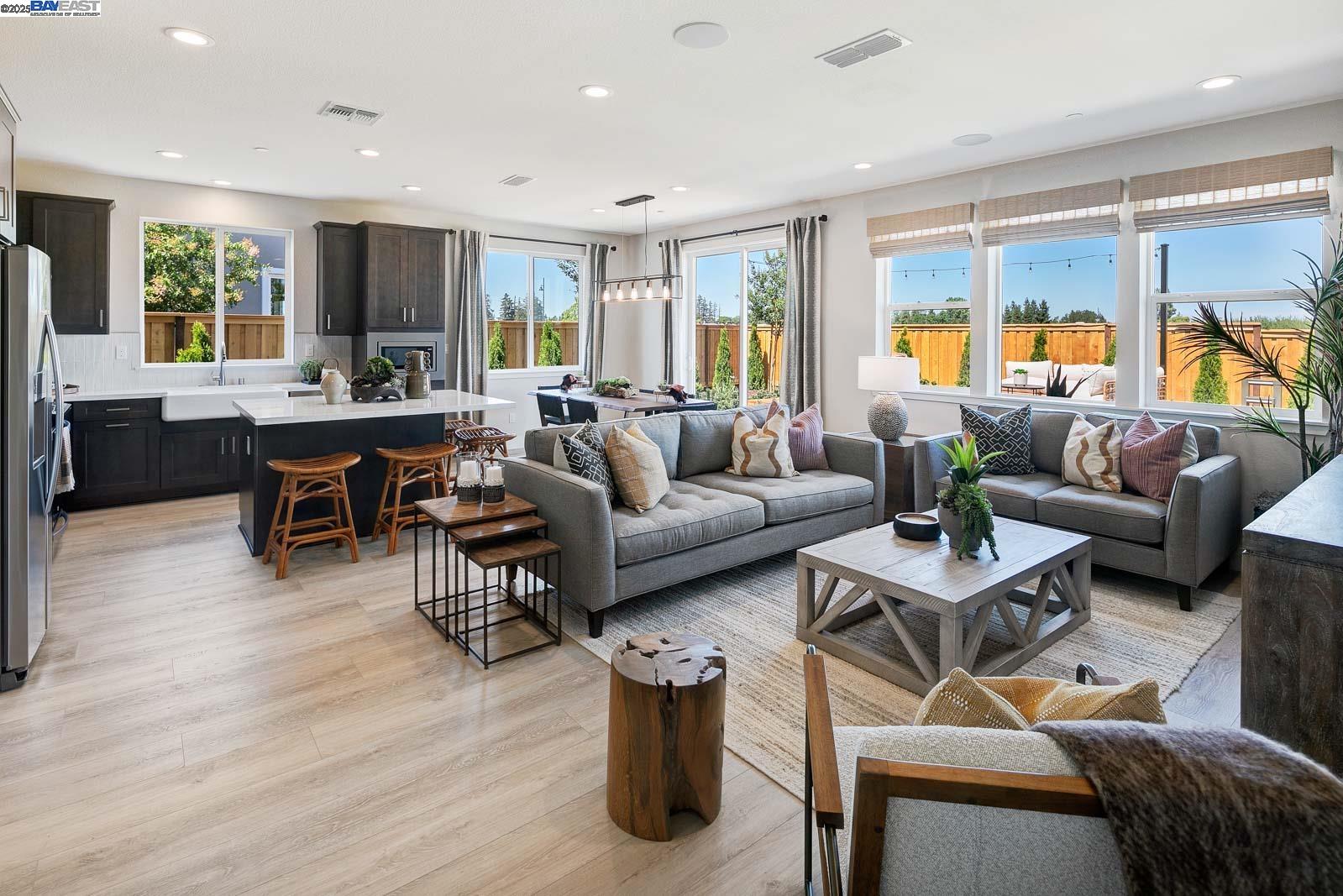 Detail Gallery Image 18 of 30 For 1342 Marceline Drive, Manteca,  CA 95336 - 2 Beds | 2 Baths