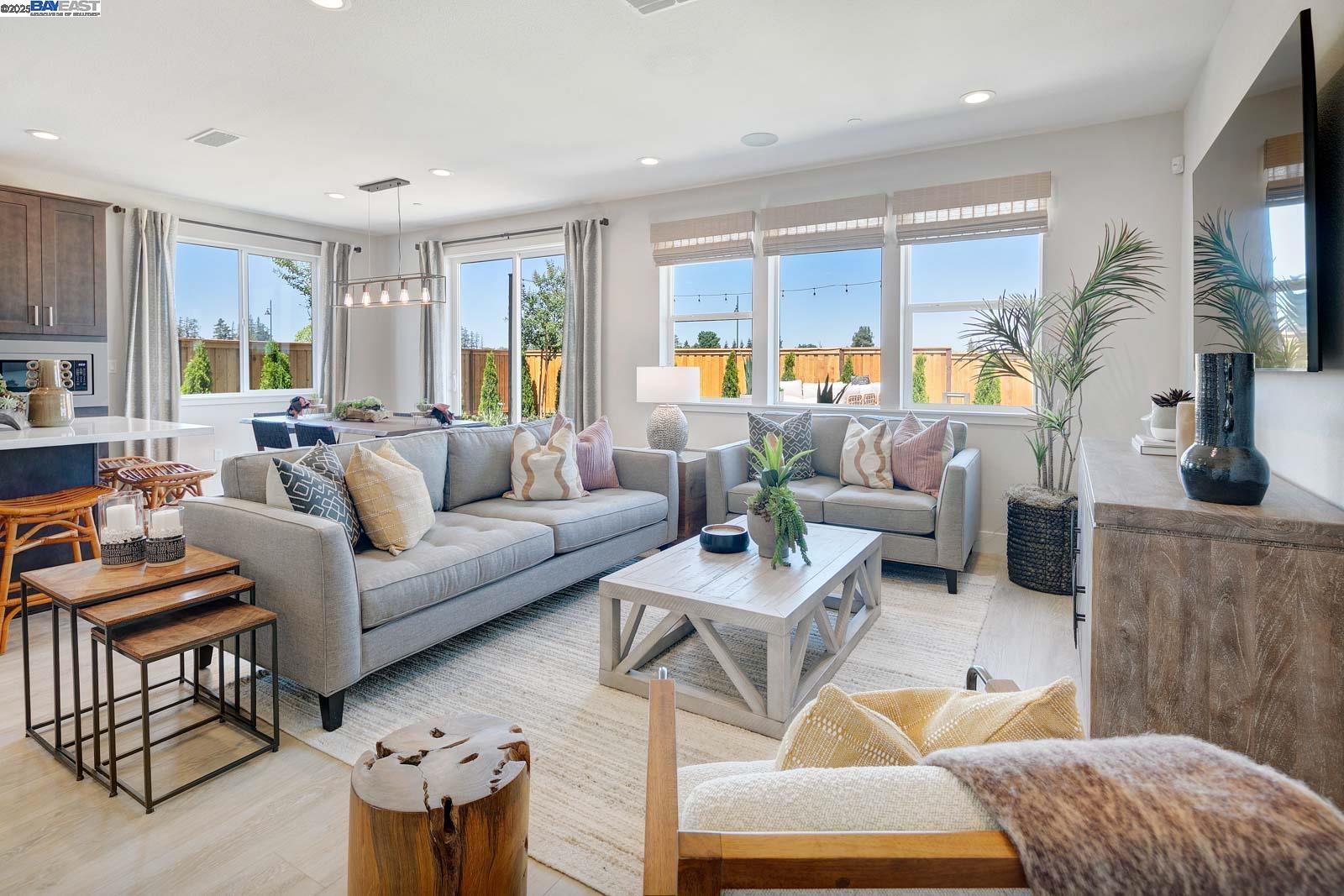 Detail Gallery Image 9 of 30 For 1342 Marceline Drive, Manteca,  CA 95336 - 2 Beds | 2 Baths