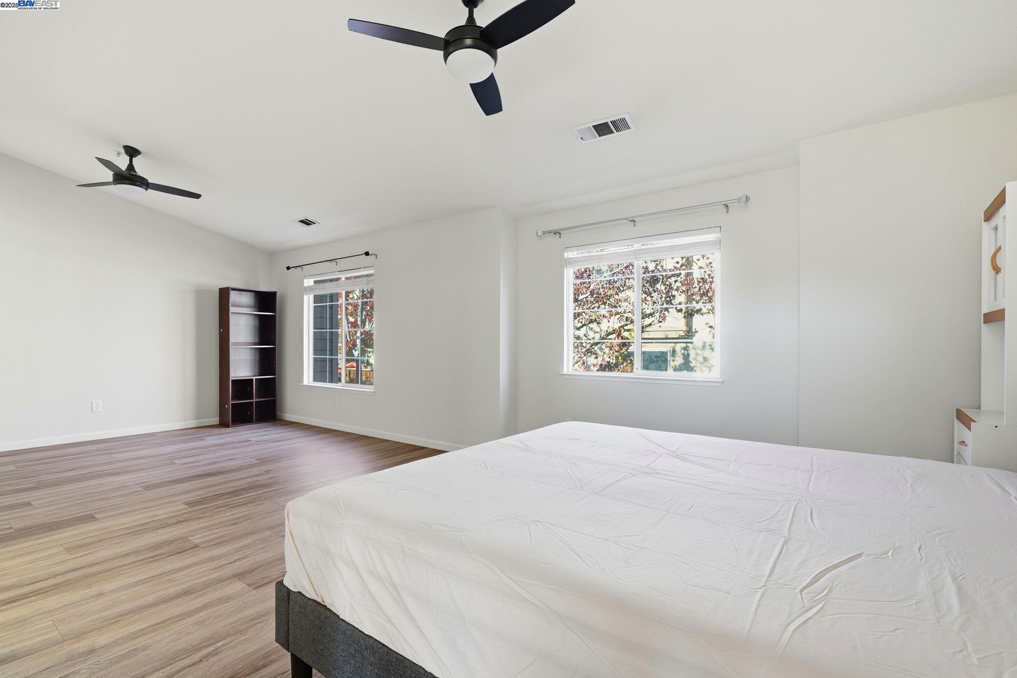 Detail Gallery Image 14 of 18 For 10856 Glengarry Lane, Dublin,  CA 94568 - 2 Beds | 2/1 Baths