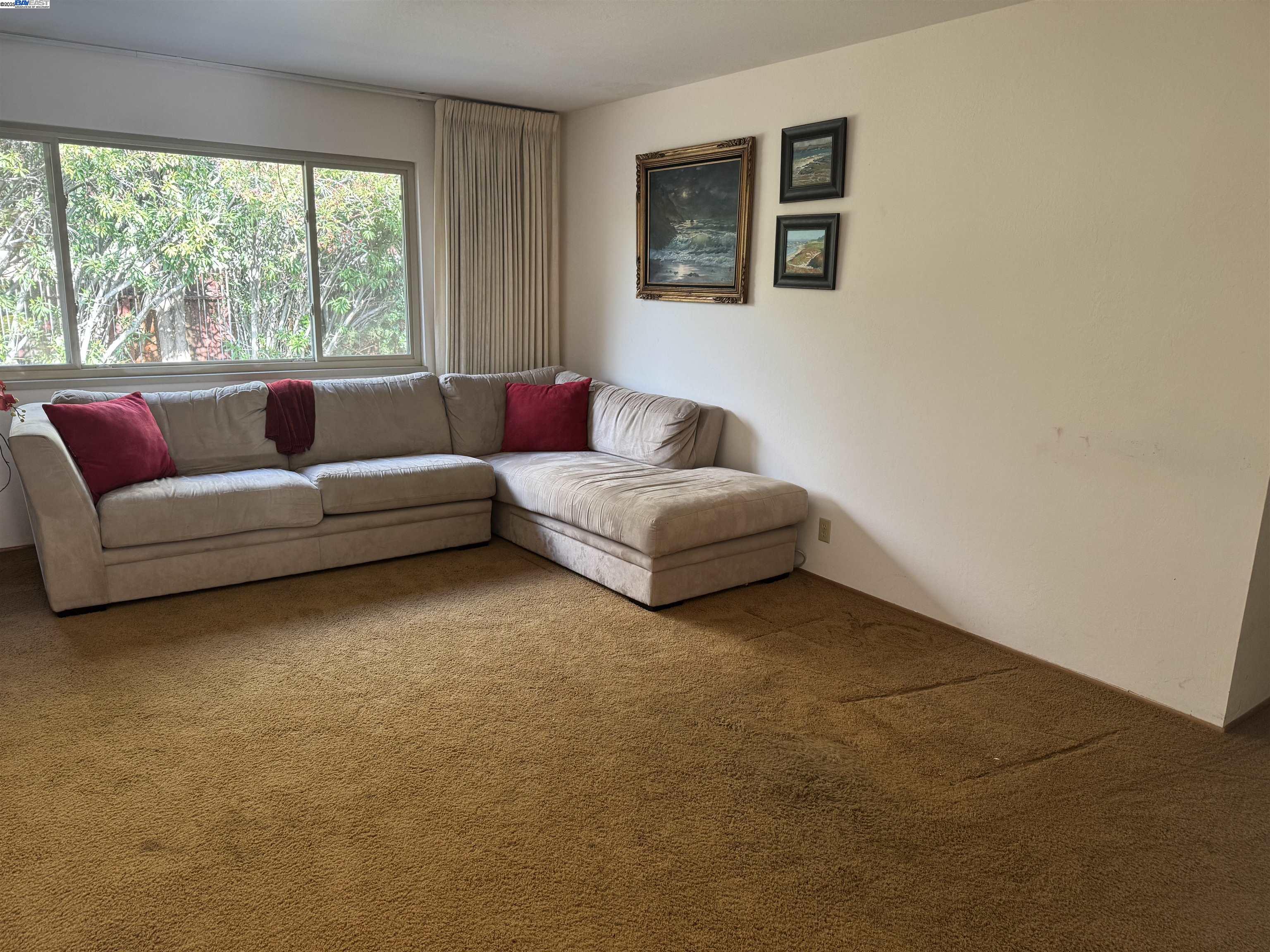 Detail Gallery Image 4 of 7 For 552 Ruth Way, Livermore,  CA 94550 - 3 Beds | 2 Baths