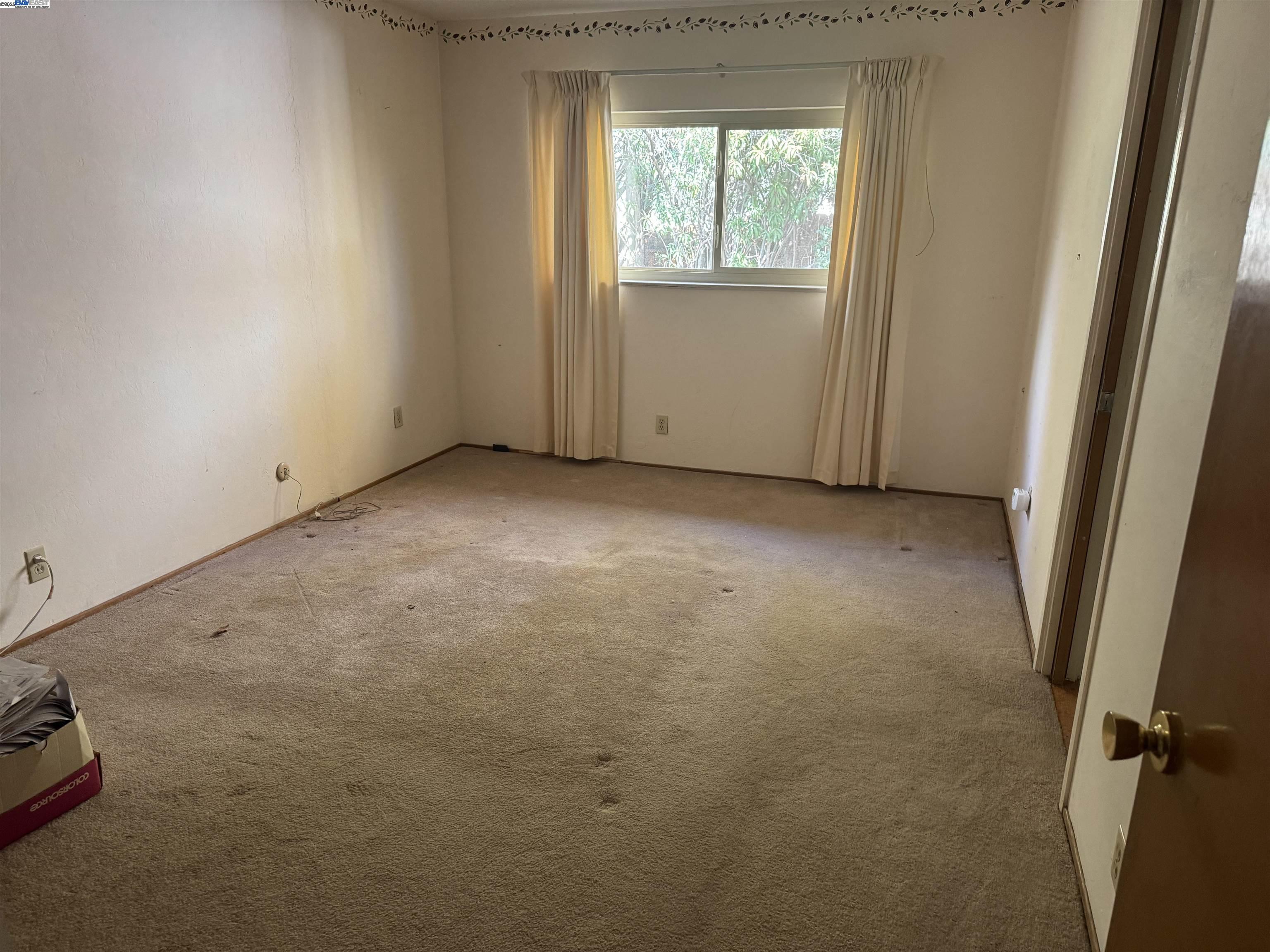 Detail Gallery Image 6 of 7 For 552 Ruth Way, Livermore,  CA 94550 - 3 Beds | 2 Baths