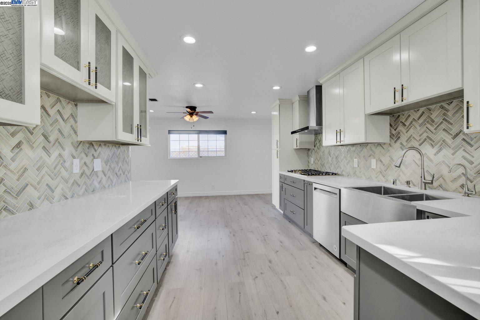 Detail Gallery Image 10 of 43 For 5665 Dewey Pl, Fremont,  CA 94538 - 3 Beds | 2 Baths