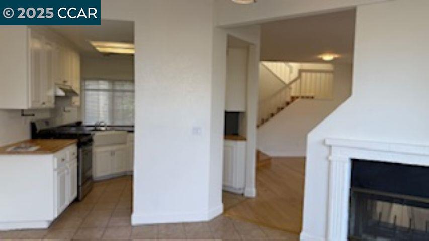 Detail Gallery Image 2 of 2 For 528 Dohrmann Ln, Pinole,  CA 94564 - 4 Beds | 2/1 Baths