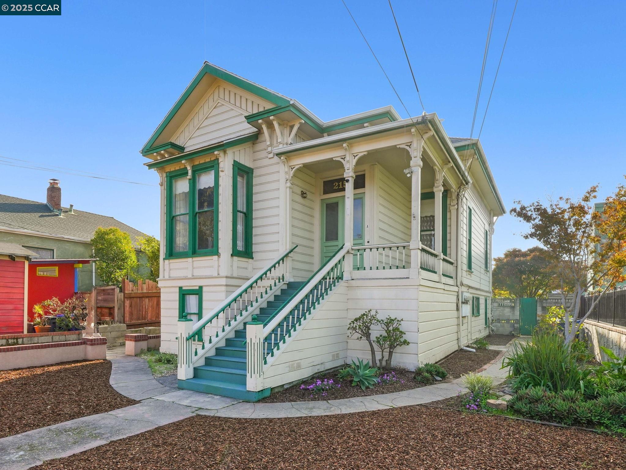 Detail Gallery Image 3 of 54 For 2154 Encinal Ave, Alameda,  CA 94501 - 2 Beds | 2 Baths