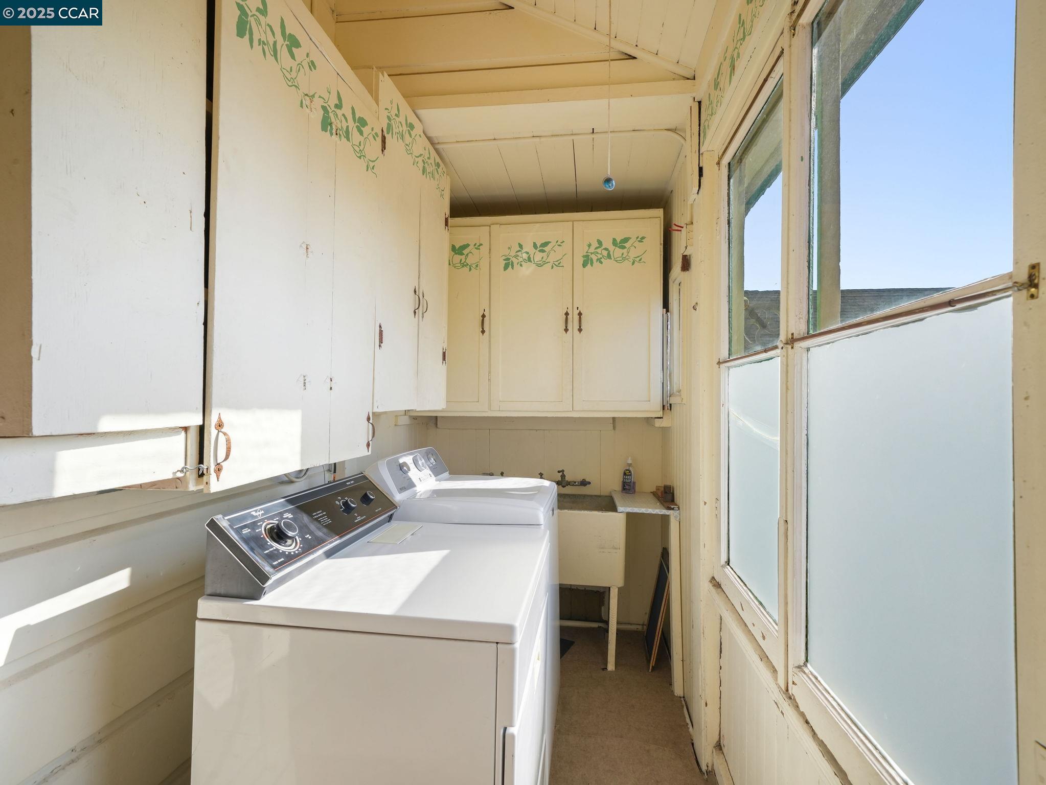 Detail Gallery Image 22 of 54 For 2154 Encinal Ave, Alameda,  CA 94501 - 2 Beds | 2 Baths