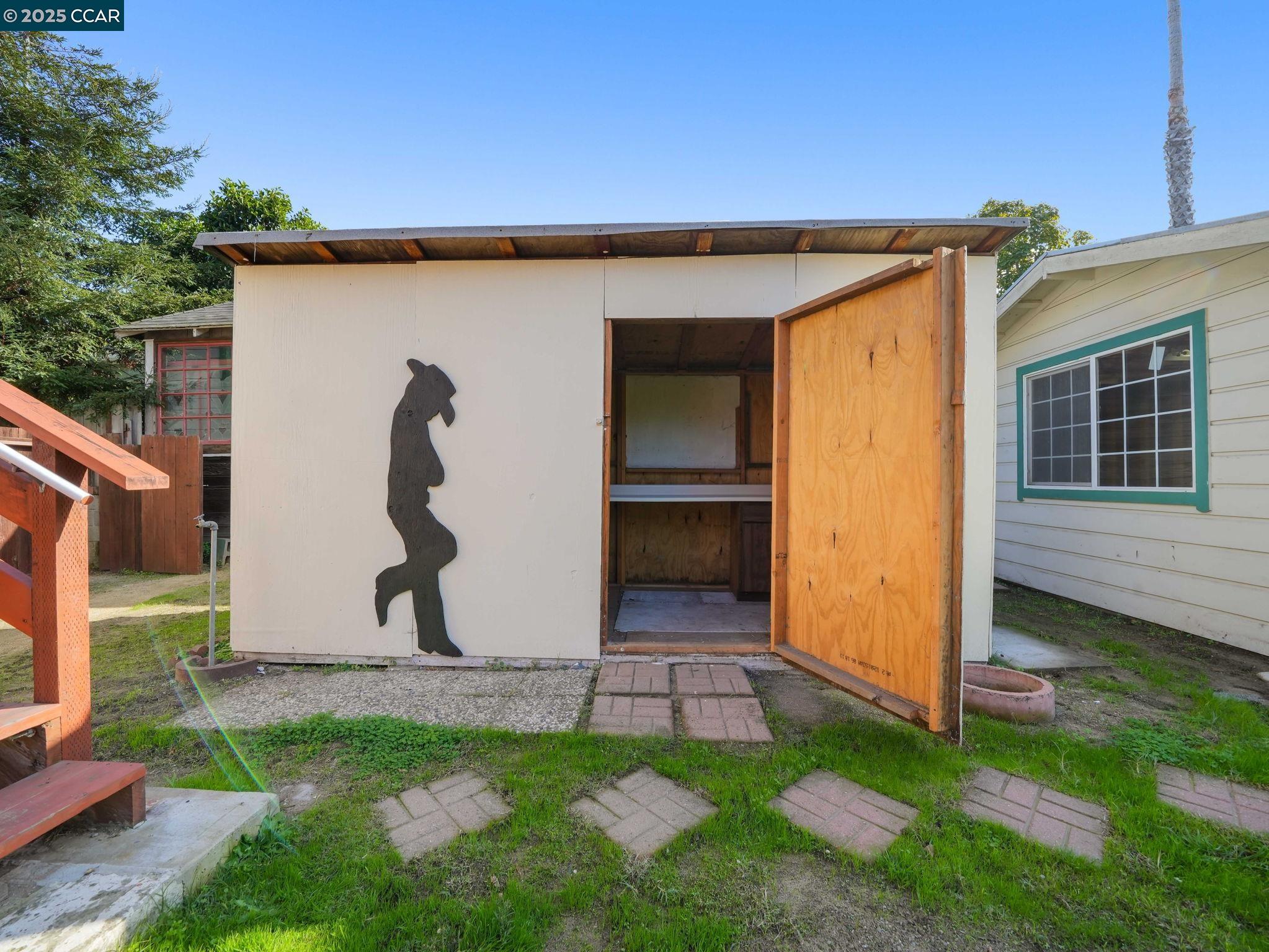 Detail Gallery Image 27 of 54 For 2154 Encinal Ave, Alameda,  CA 94501 - 2 Beds | 2 Baths