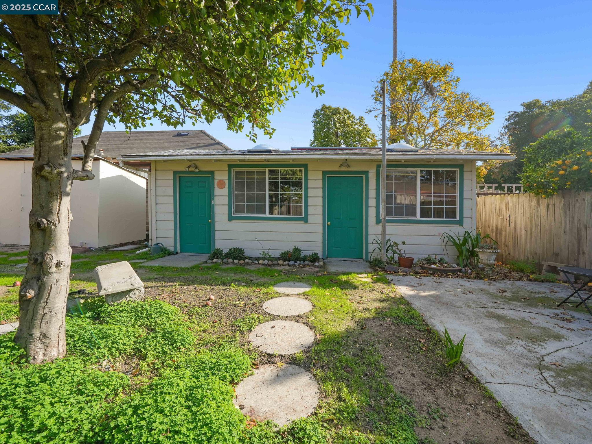 Detail Gallery Image 31 of 54 For 2154 Encinal Ave, Alameda,  CA 94501 - 2 Beds | 2 Baths