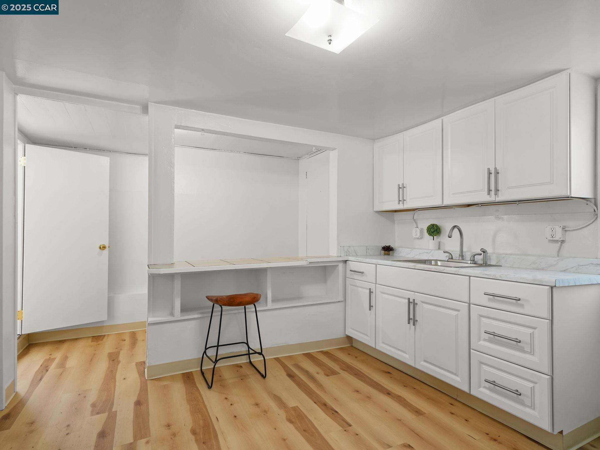 Detail Gallery Image 37 of 54 For 2154 Encinal Ave, Alameda,  CA 94501 - 2 Beds | 2 Baths