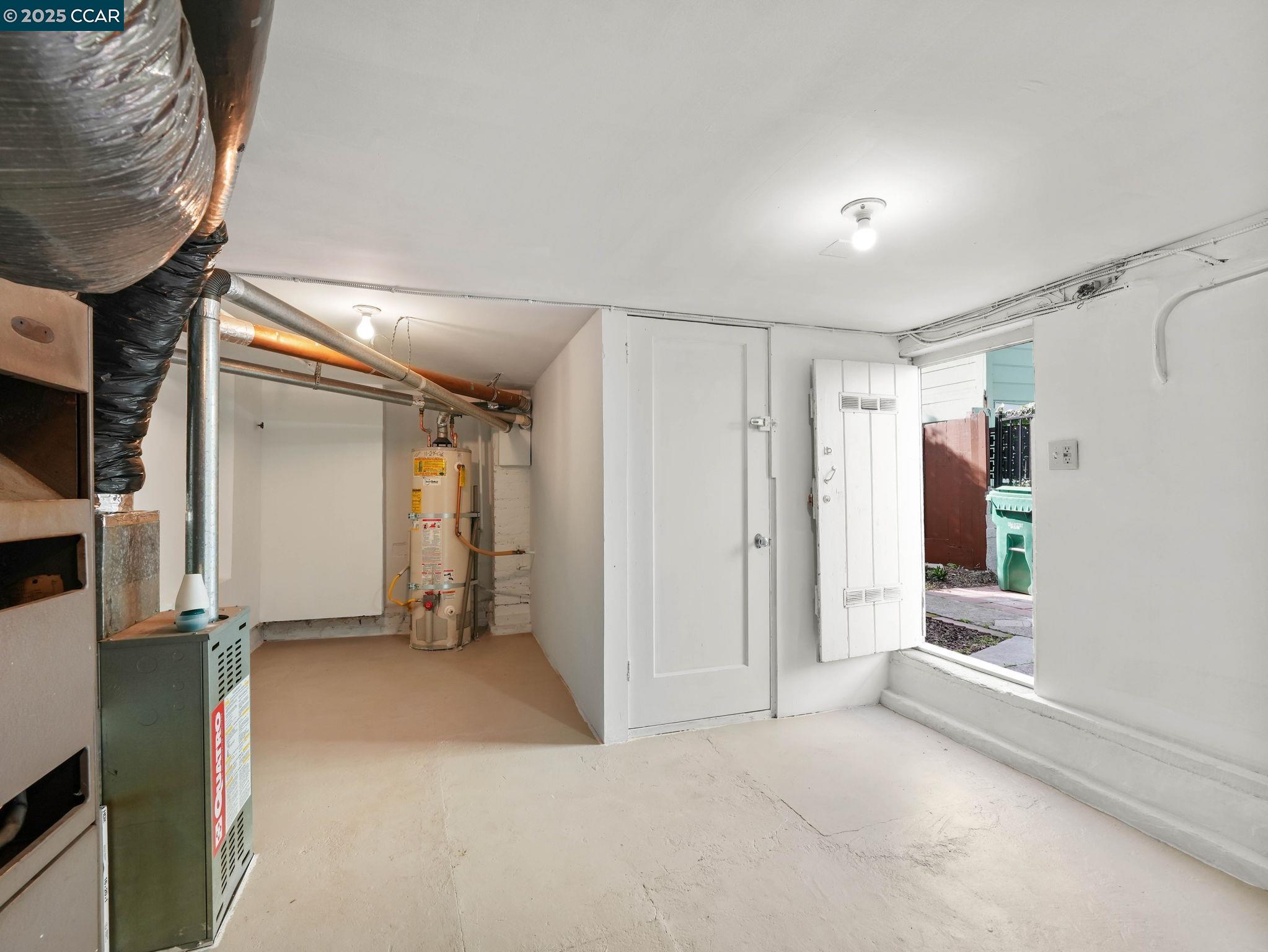 Detail Gallery Image 38 of 54 For 2154 Encinal Ave, Alameda,  CA 94501 - 2 Beds | 2 Baths